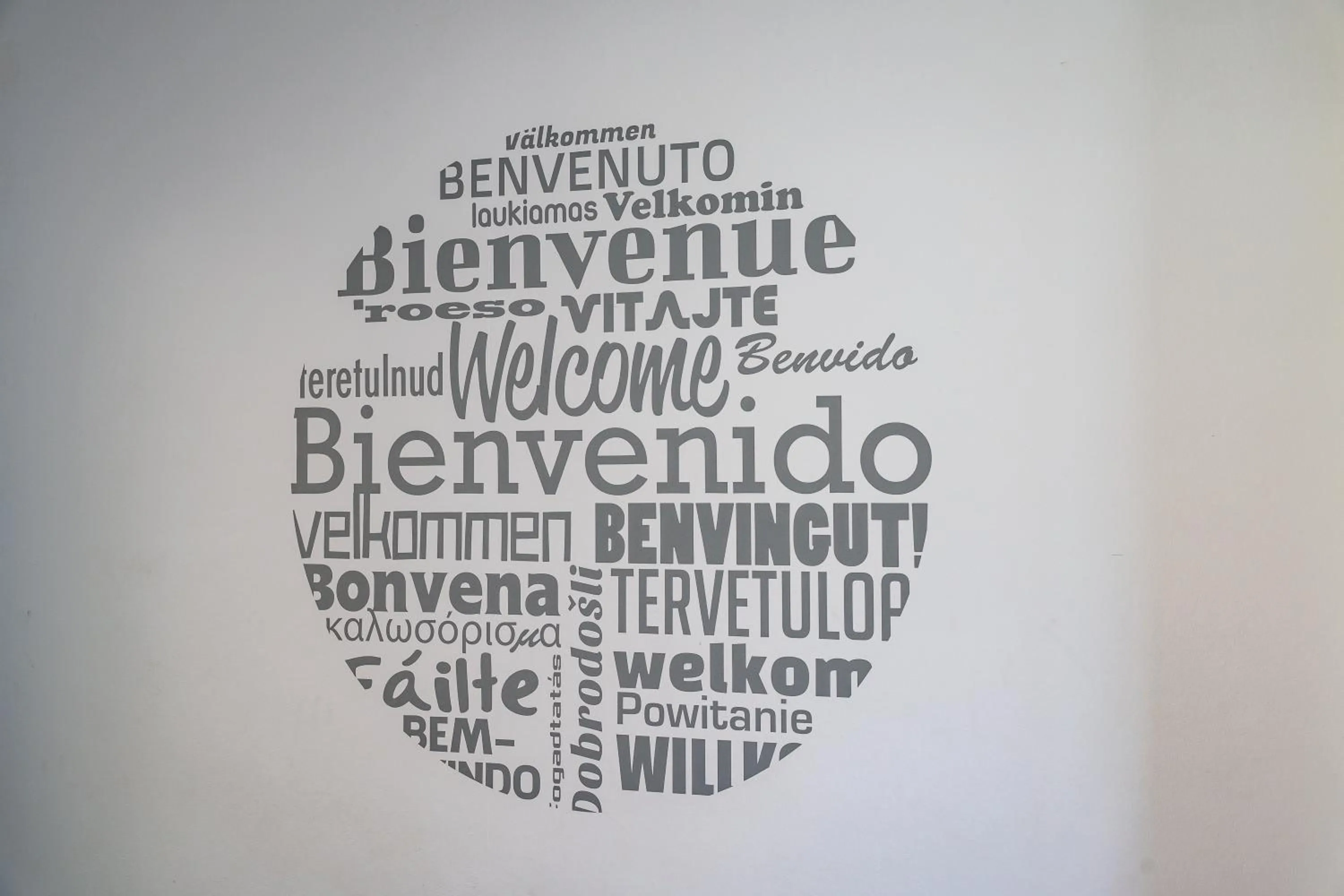 Text overlay in La Villa Pop