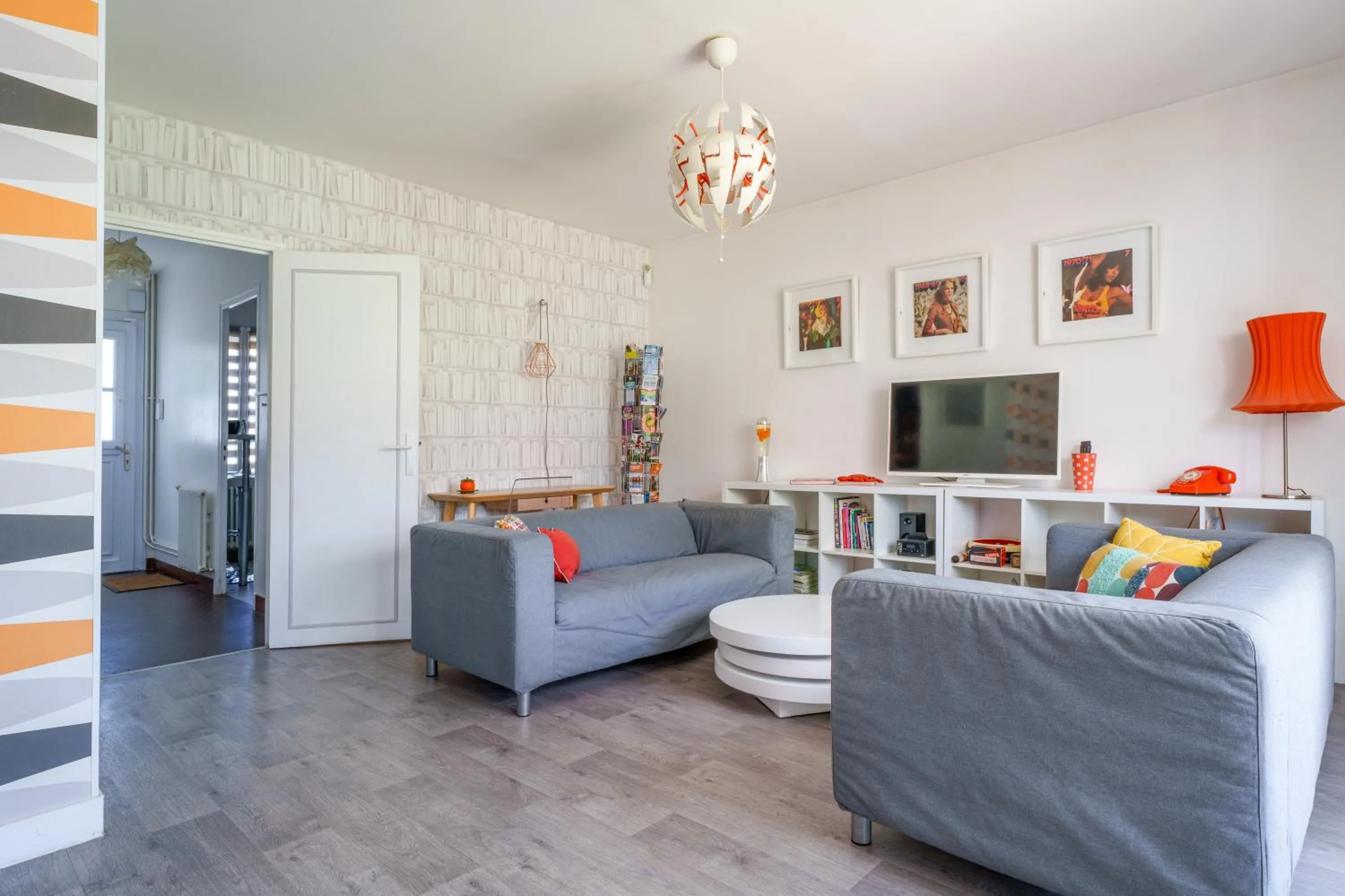 TV and multimedia in La Villa Pop