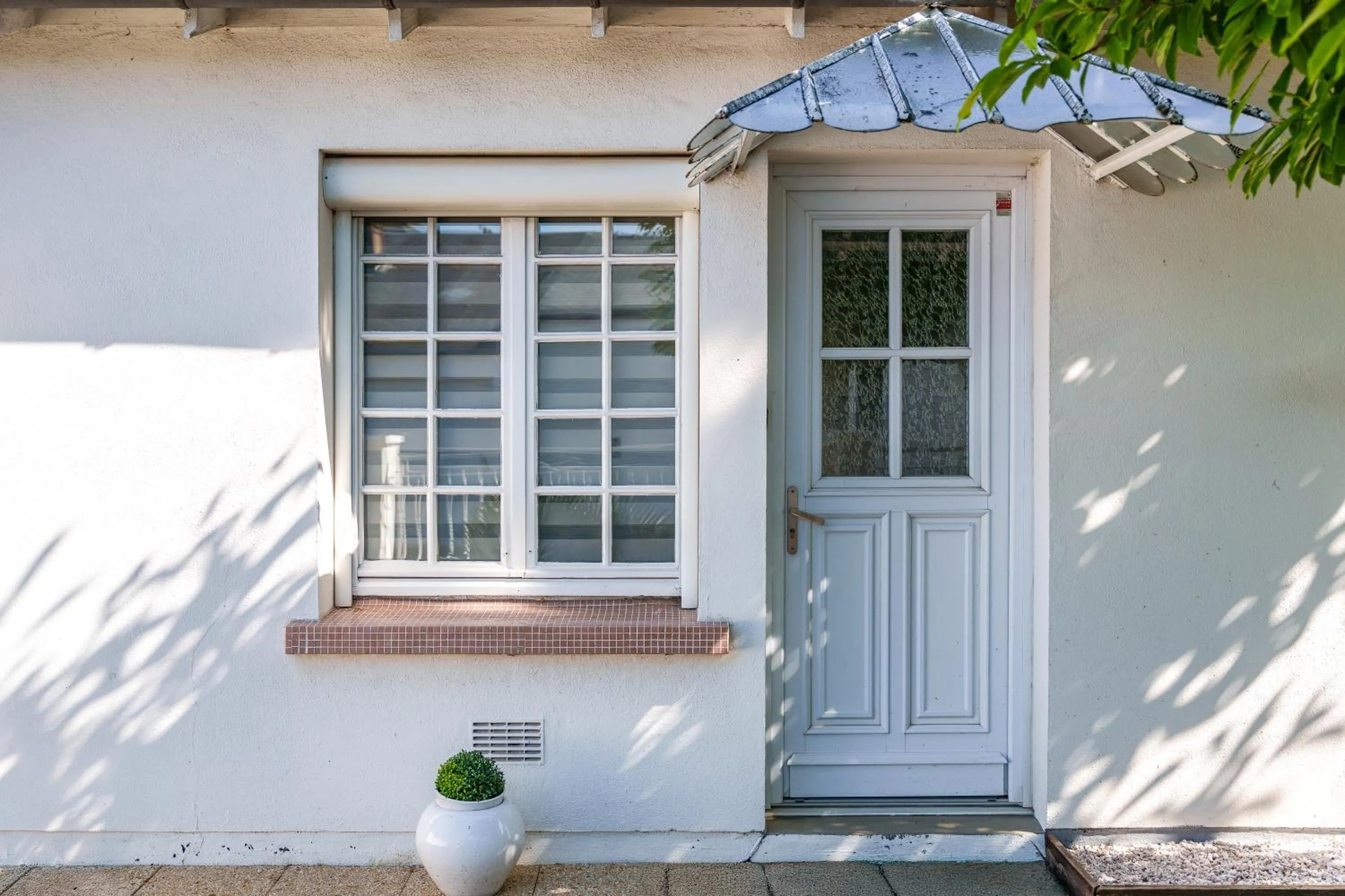Property building in La Villa Pop
