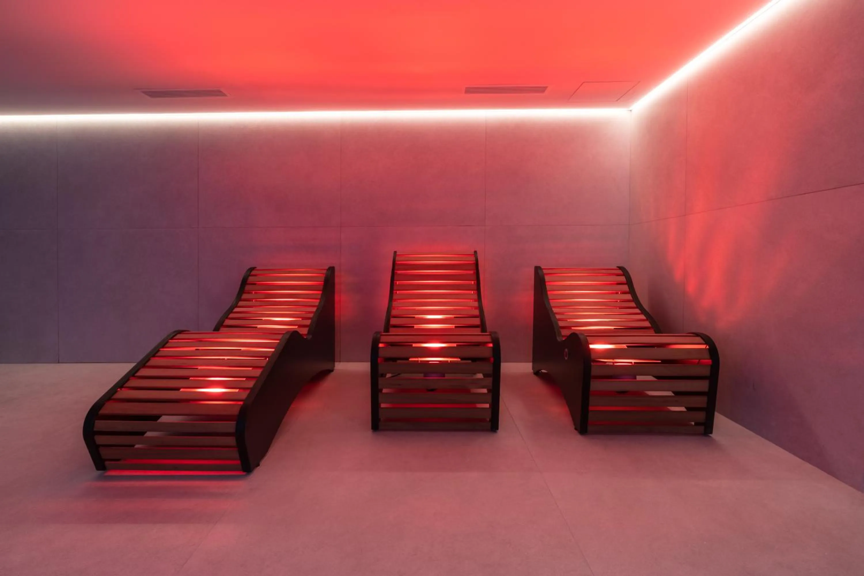 Spa and wellness centre/facilities in Suites Plaza Hotel & Wellness