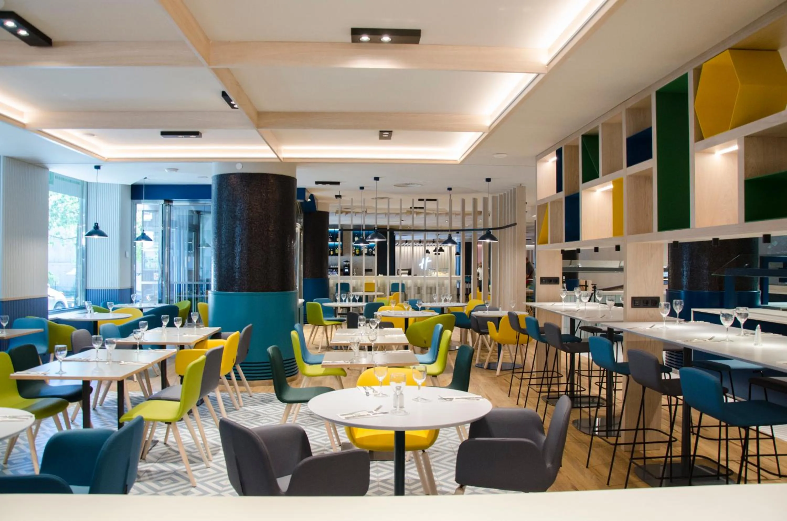 Restaurant/places to eat in Suites Plaza Hotel & Wellness