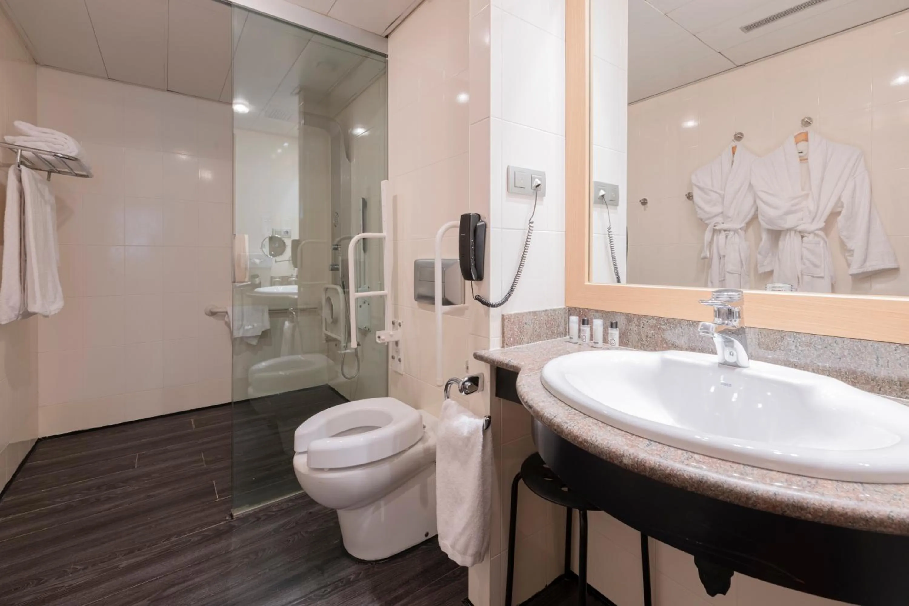 Photo of the whole room in Suites Plaza Hotel & Wellness