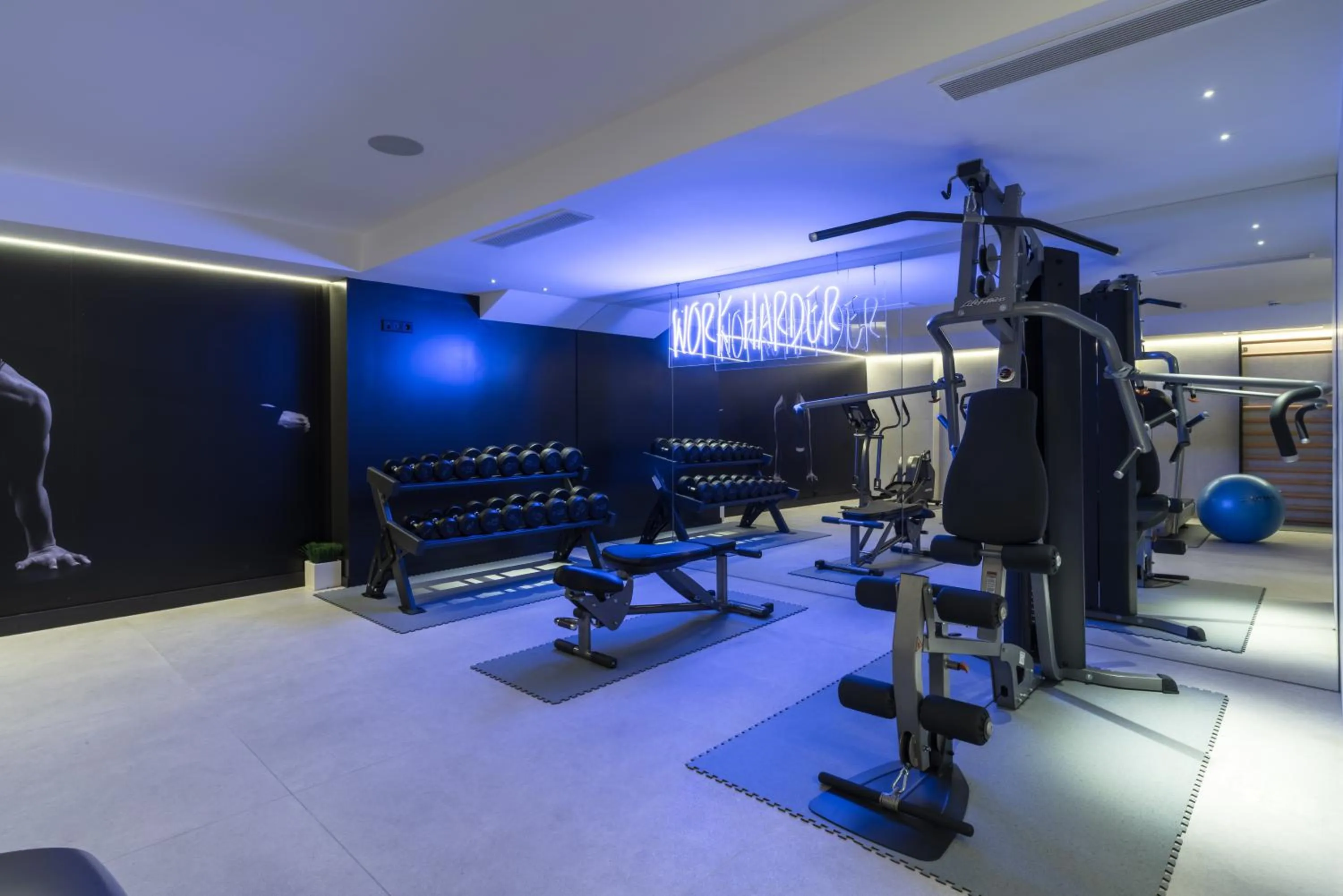 Fitness centre/facilities in Suites Plaza Hotel & Wellness