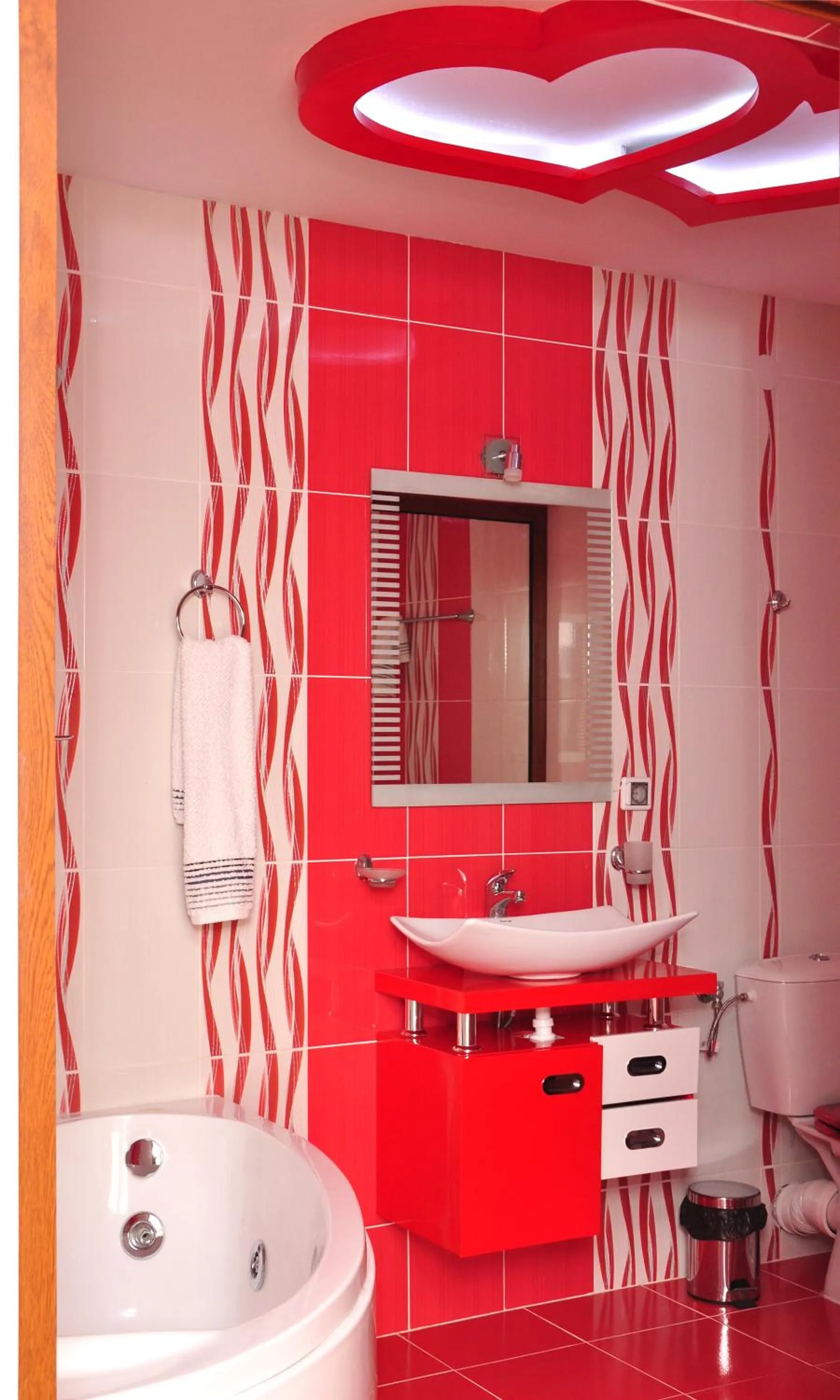 Hot Tub in Lombardi Family Hotel