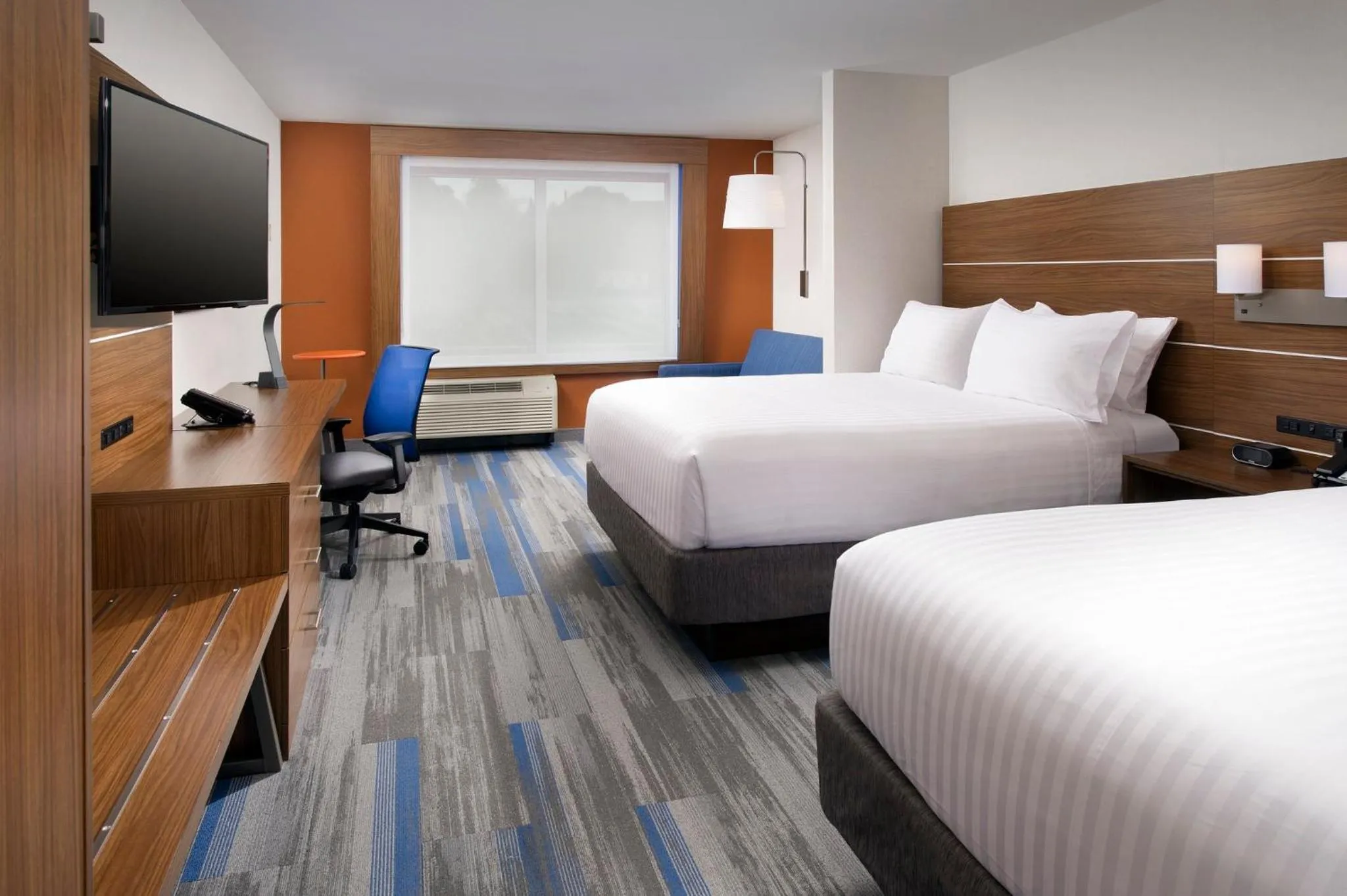 Photo of the whole room, Bed in Holiday Inn Express & Suites by IHG Altoona by IHG