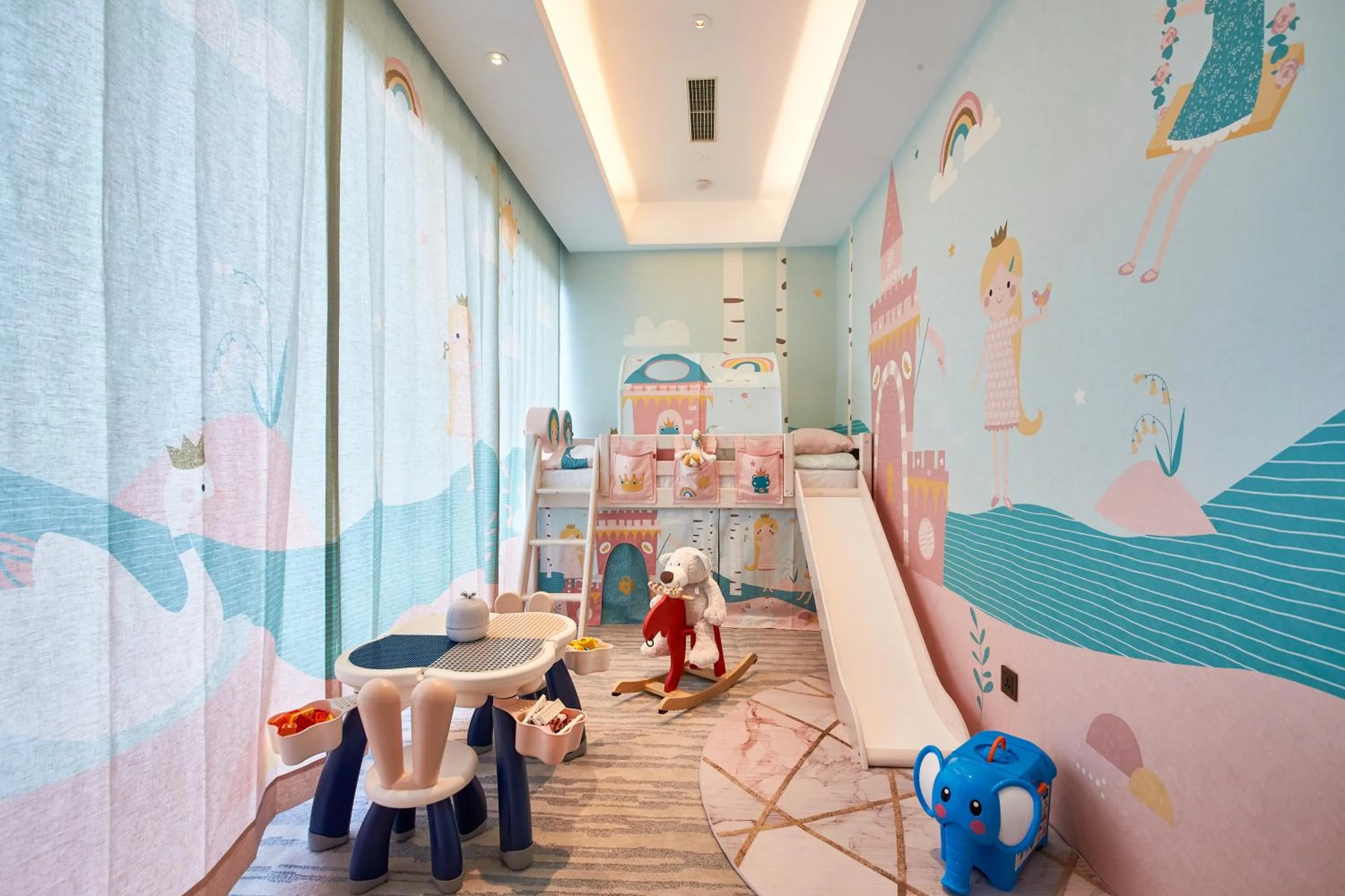 children in InterContinental Nantong by IHG-Best view of yangtze