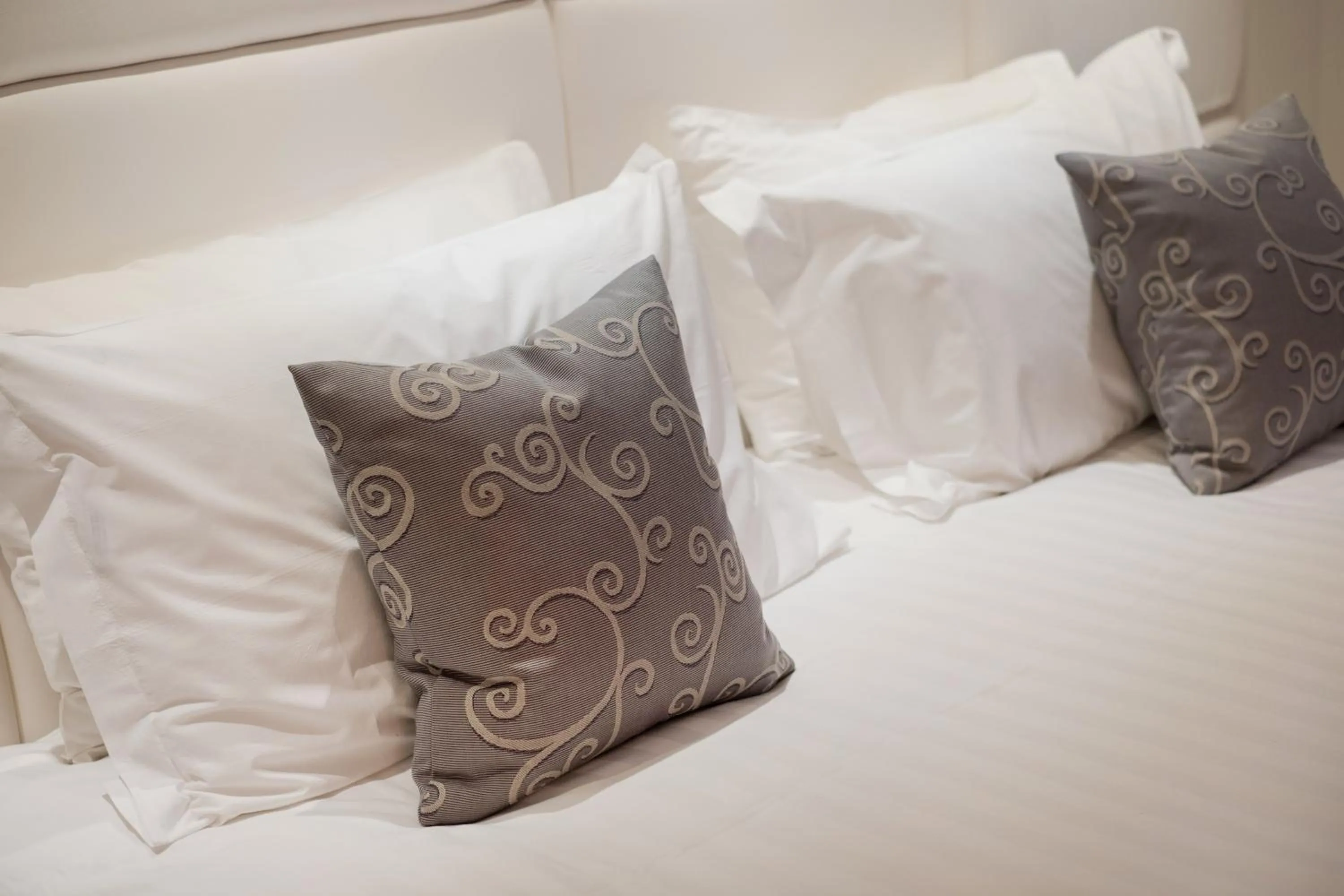 Bed in Edinburgh Castle Apartments