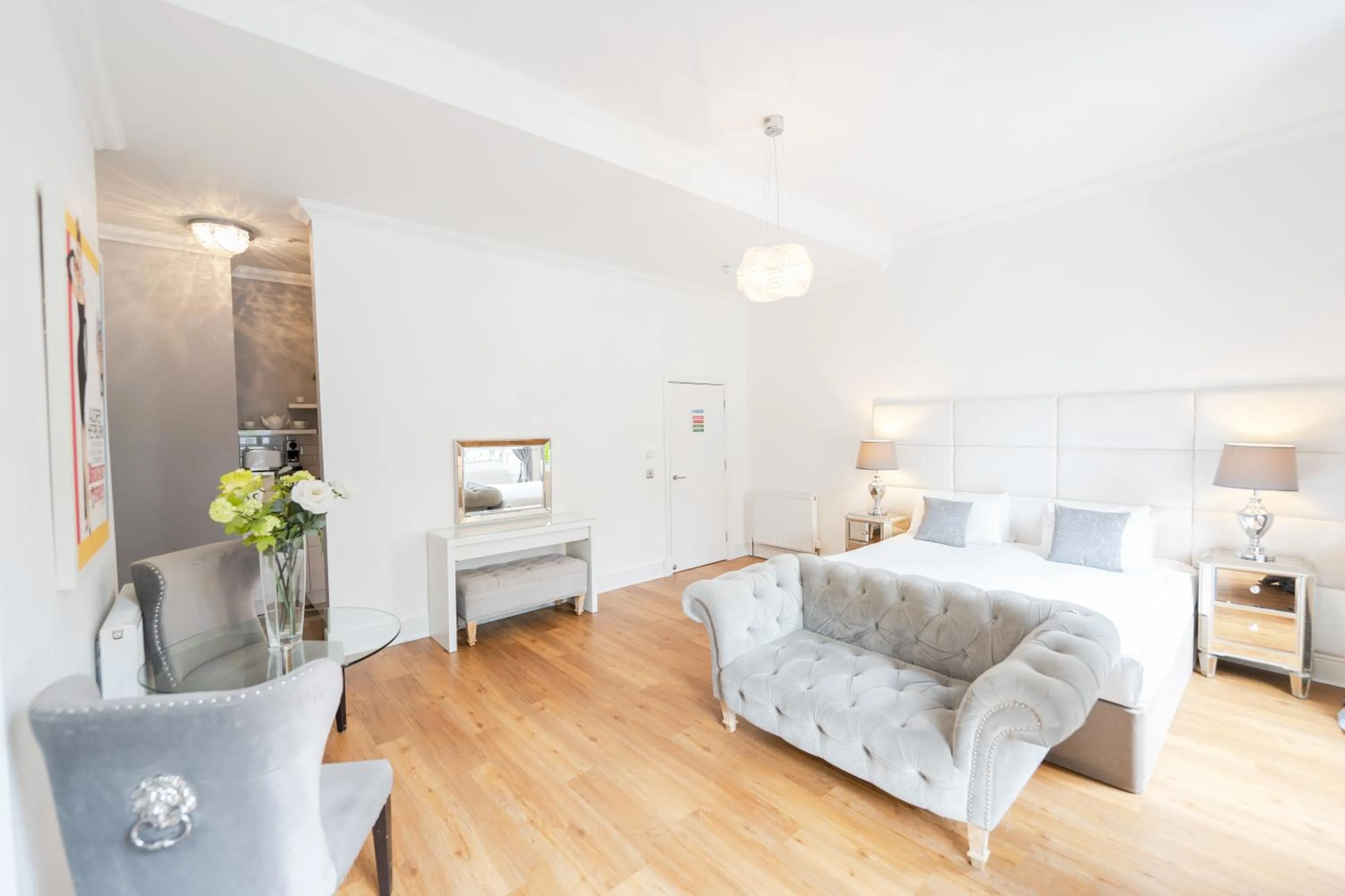 Bed in Edinburgh Castle Apartments