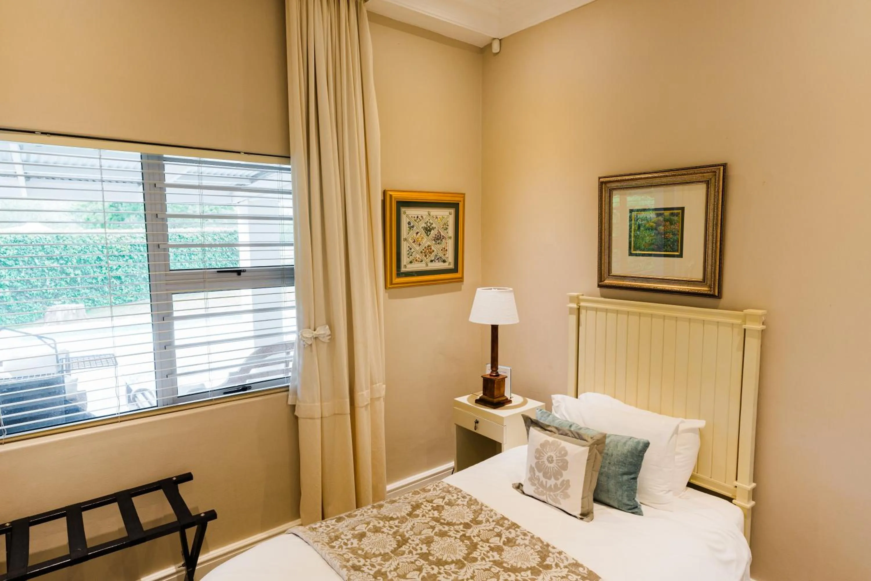 Bed in Marshden Estate