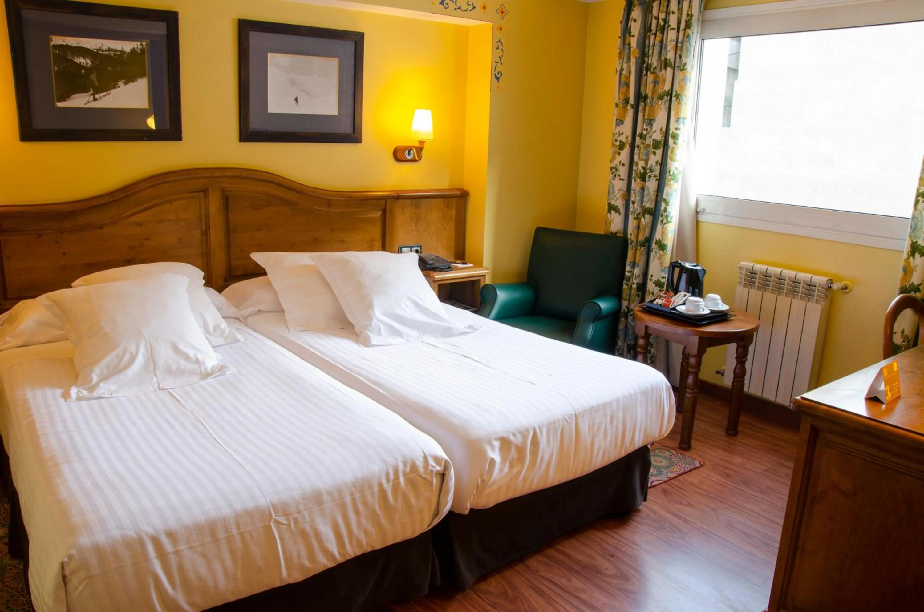 Bed in Ski Plaza Hotel & Wellness