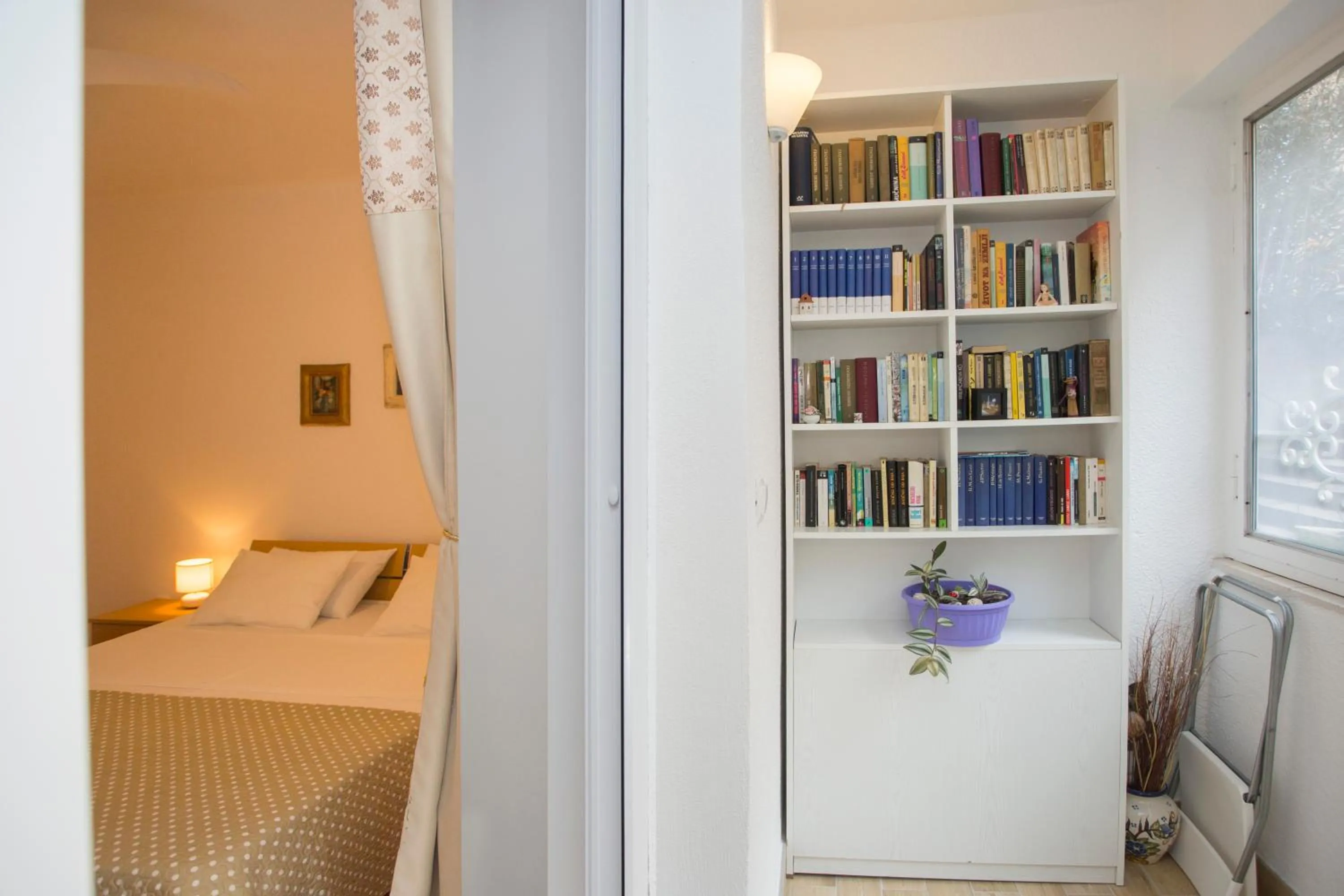 Balcony/Terrace, Bed in Apartment Sugar Flat