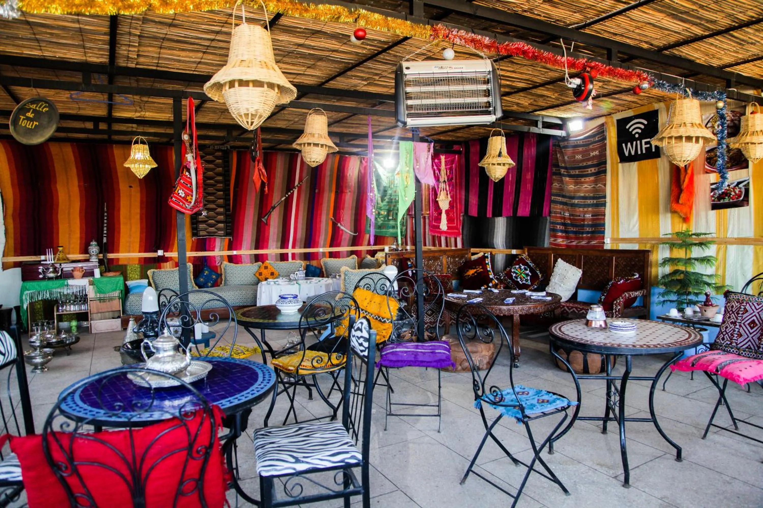 Restaurant/places to eat in Dar Berrada-Ziat