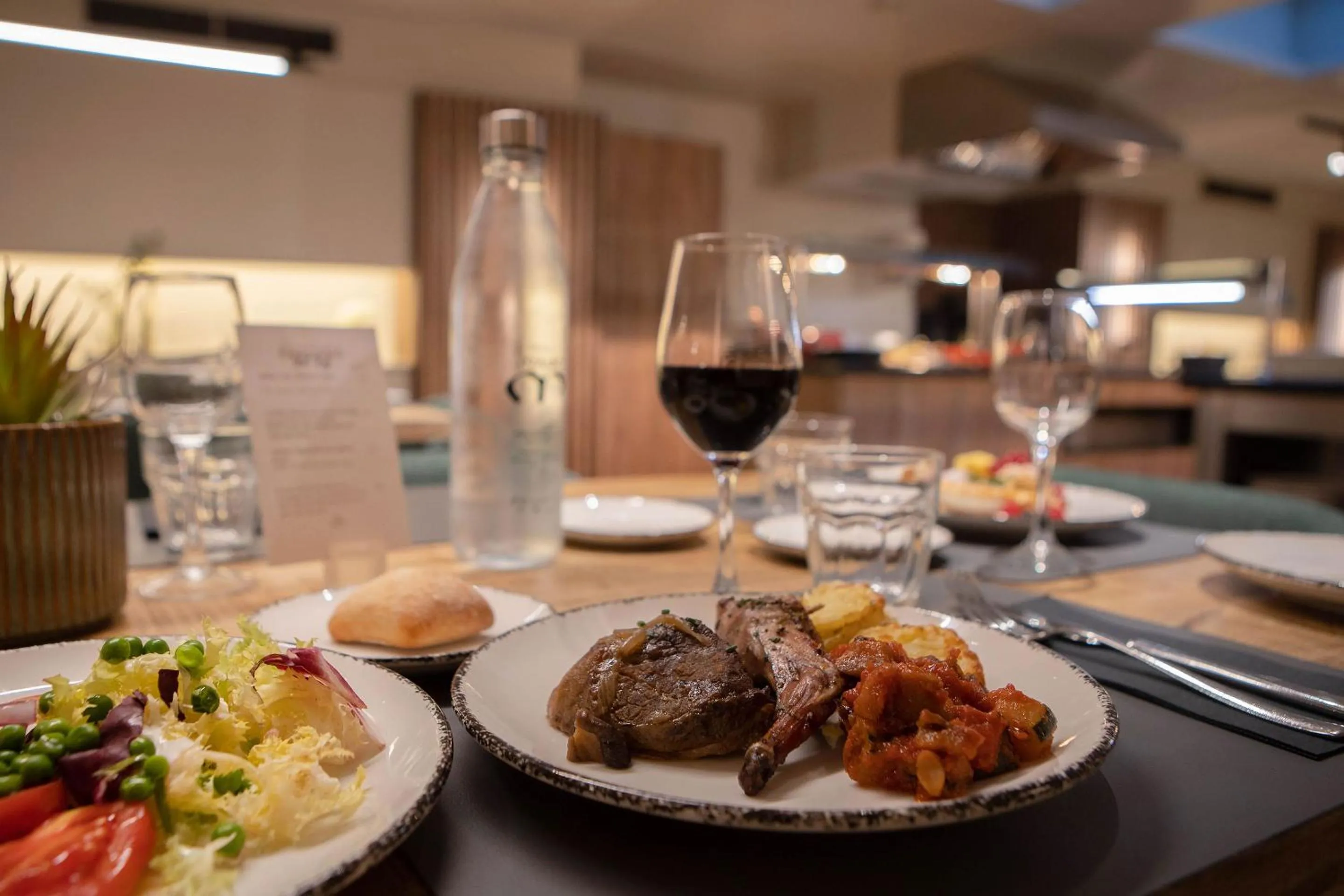 Restaurant/places to eat in Hotel Màgic Andorra by Nexta