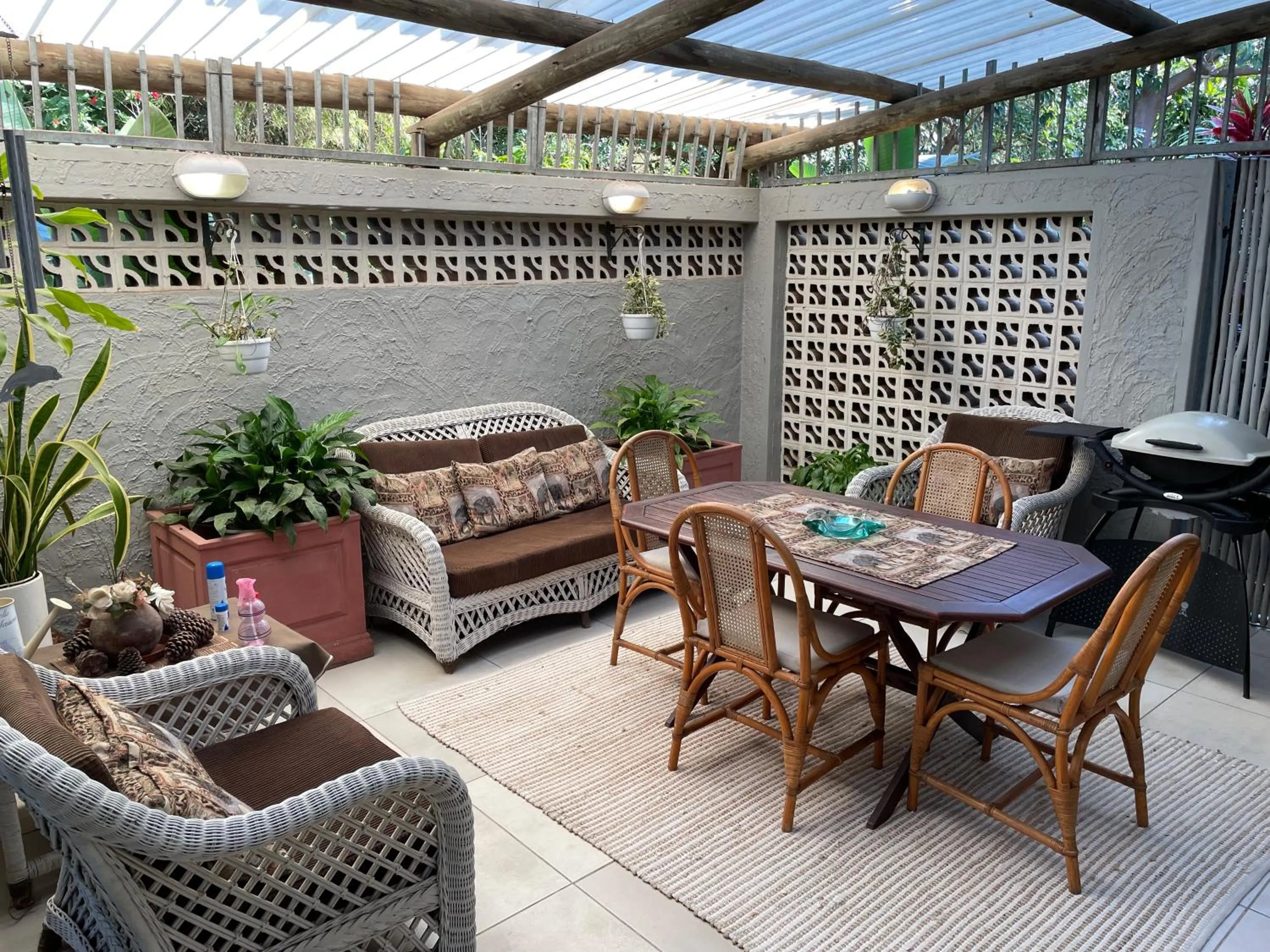 Breakfast in Eden Rose Manor B&B