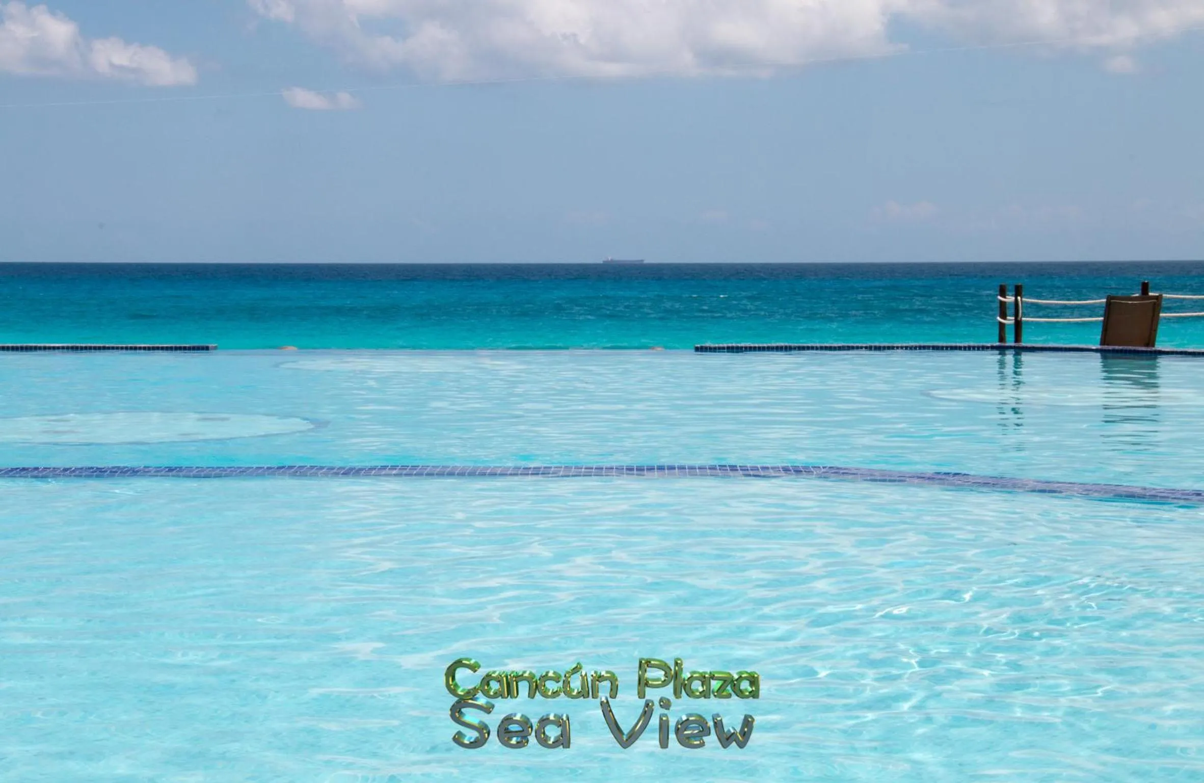 Day in Cancún Plaza Sea View