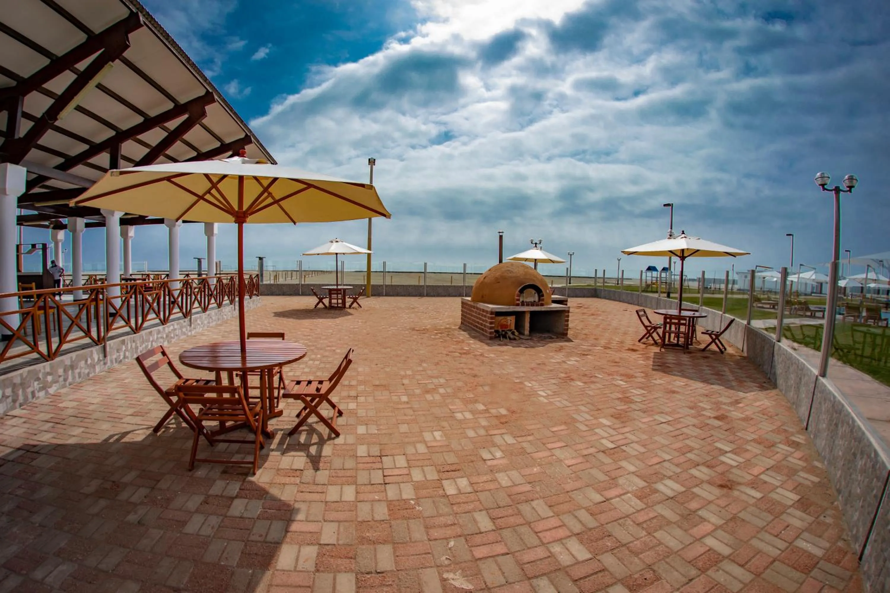 Restaurant/places to eat in DM Hoteles Asia