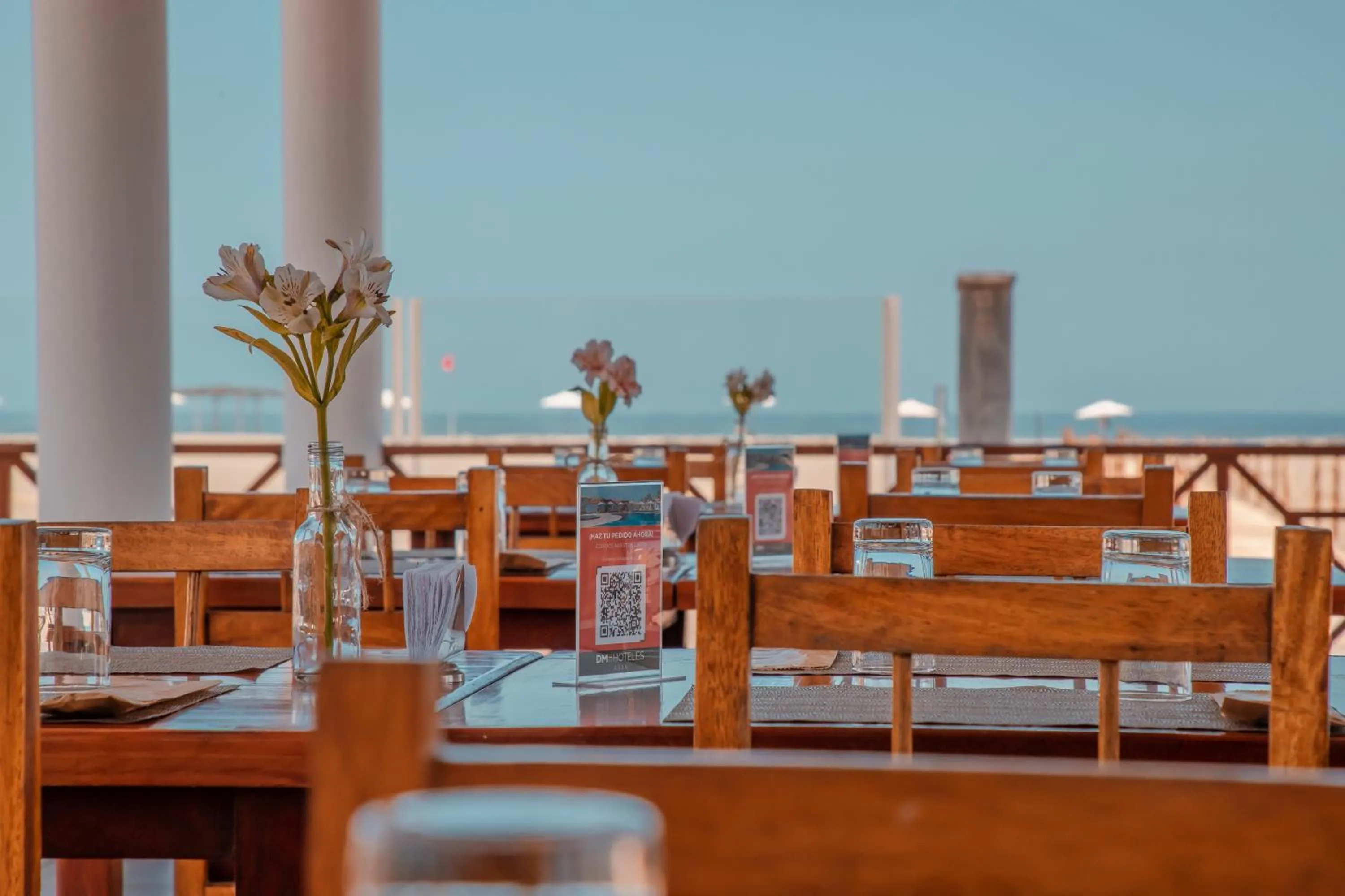 Restaurant/places to eat in DM Hoteles Asia