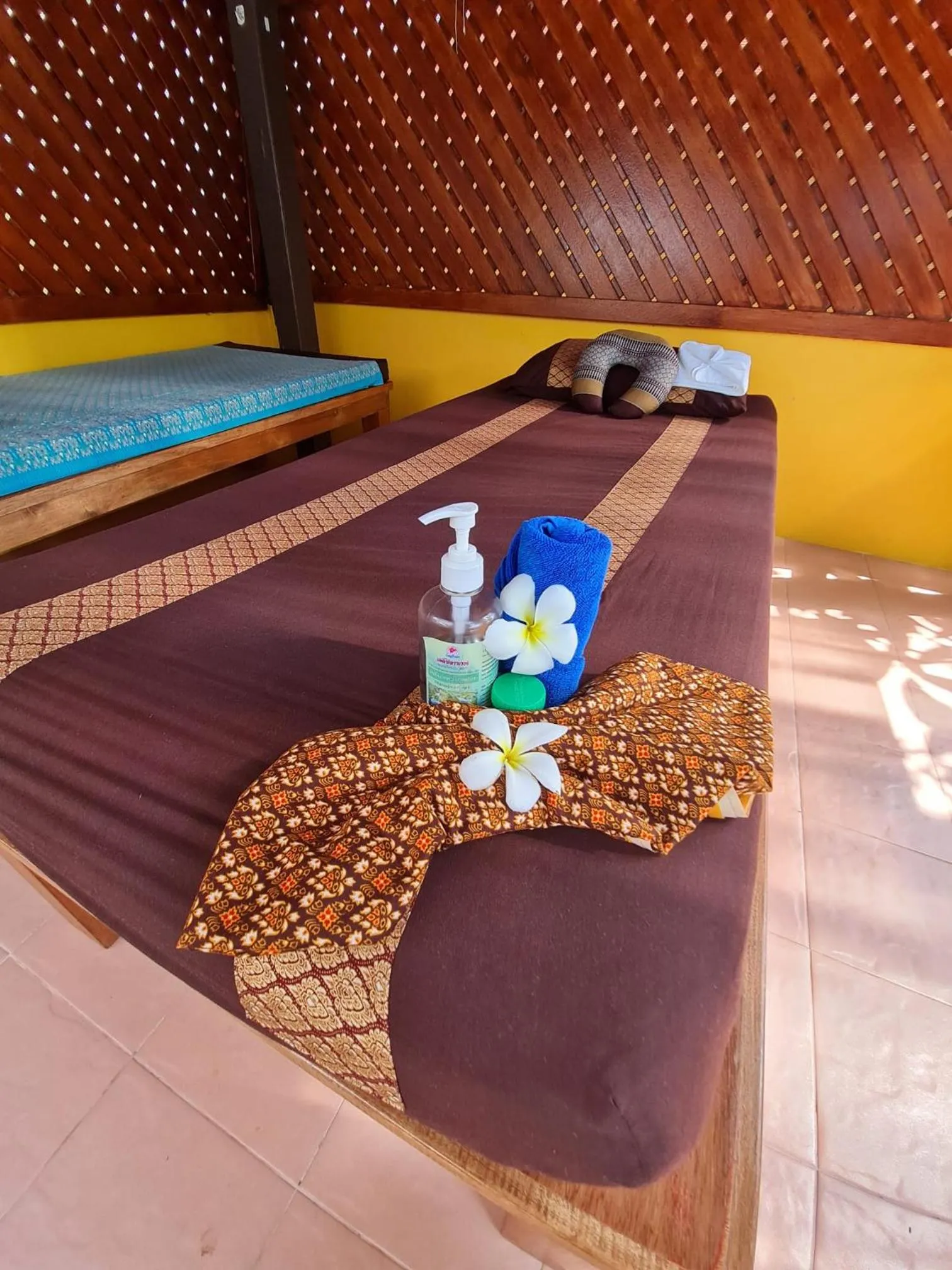 Massage, Bed in Bee Nat Garden Resort