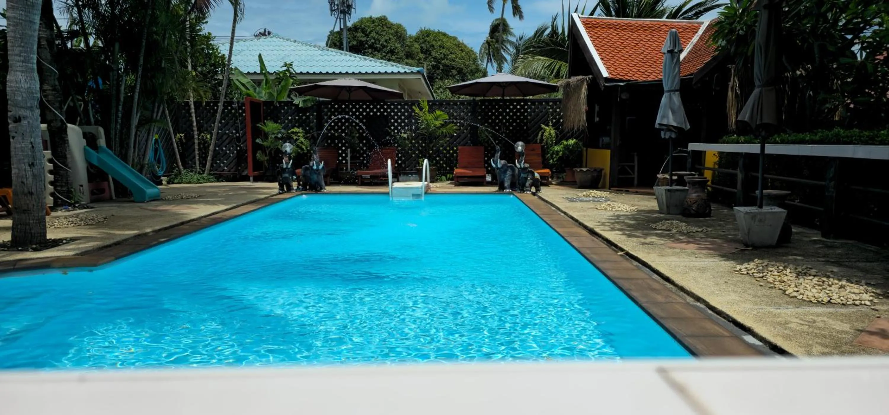Swimming pool in Bee Nat Garden Resort