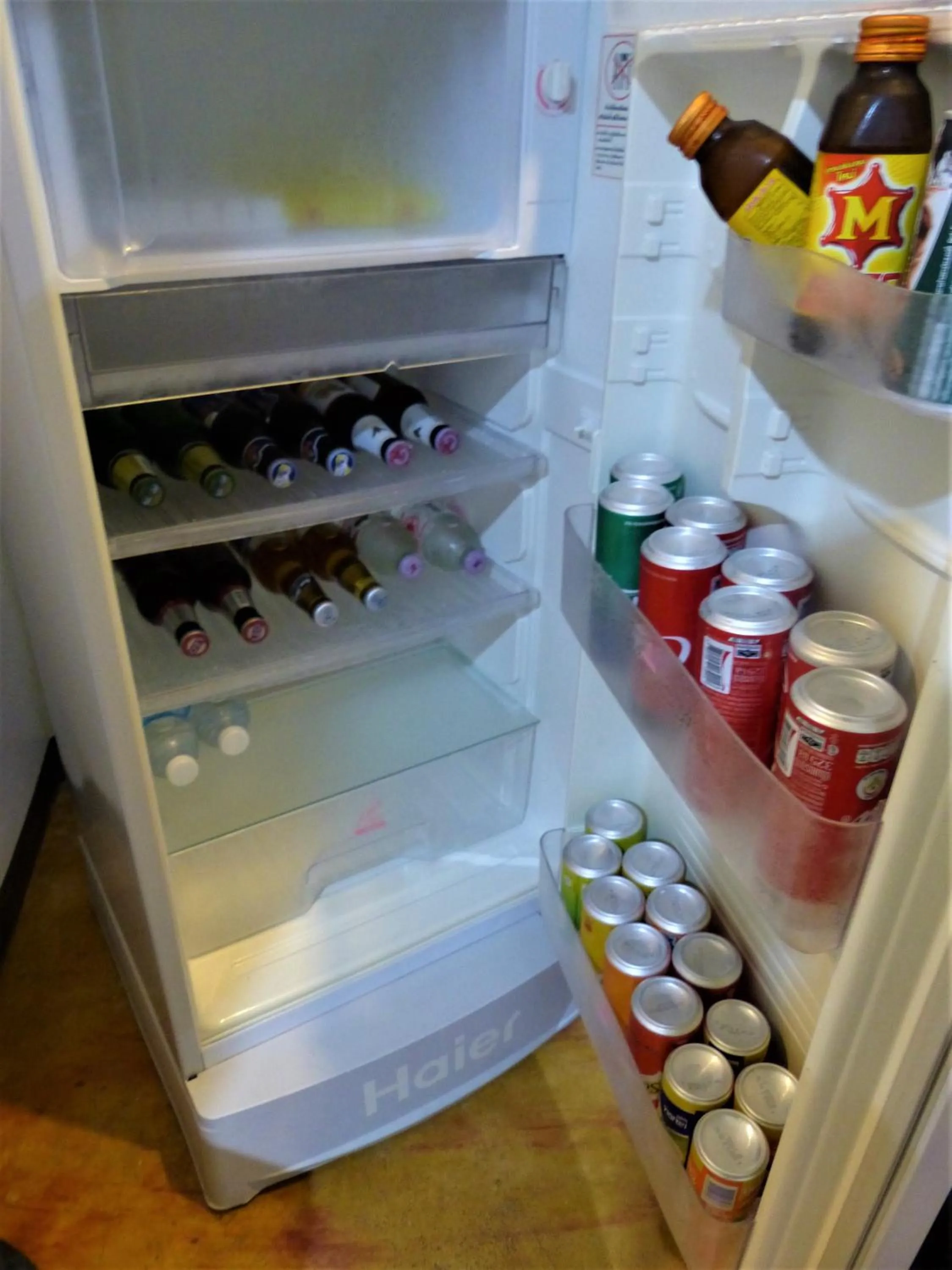 Food and drinks in Bee Nat Garden Resort