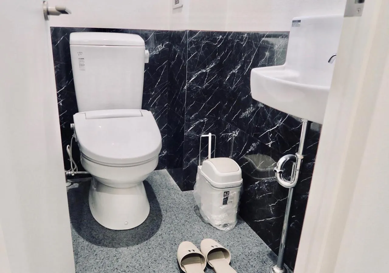 Area and facilities, Bathroom in Kangaroo Hotel Side B