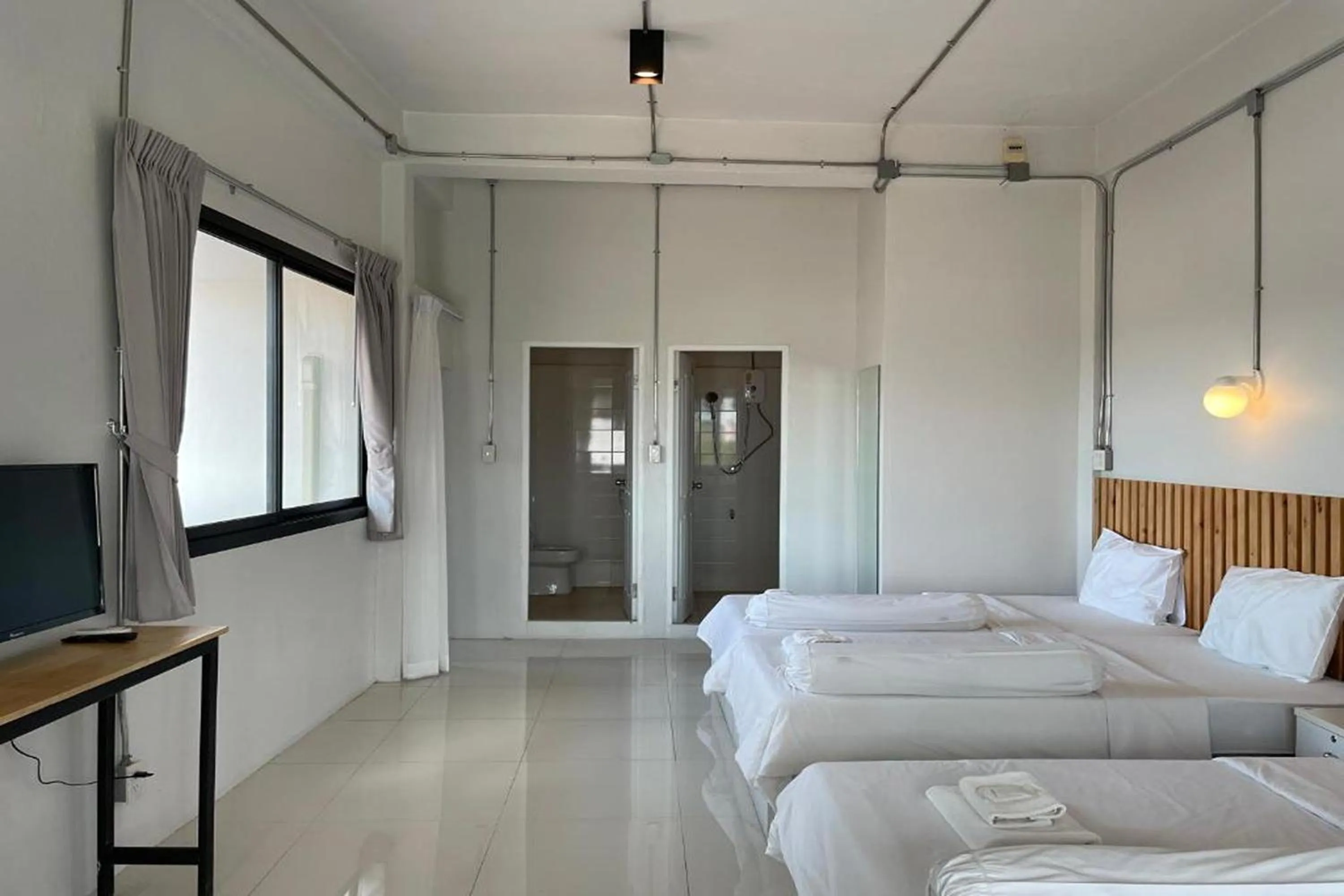 Photo of the whole room, Bed in ASAYA House