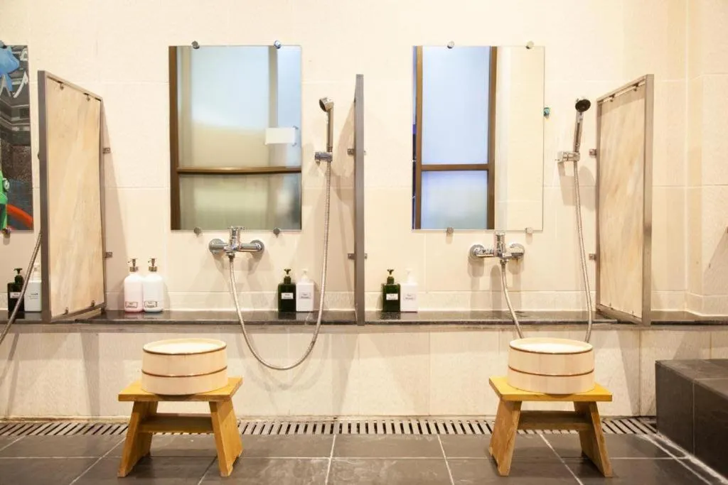 Public Bath in Baan Kashiwaya