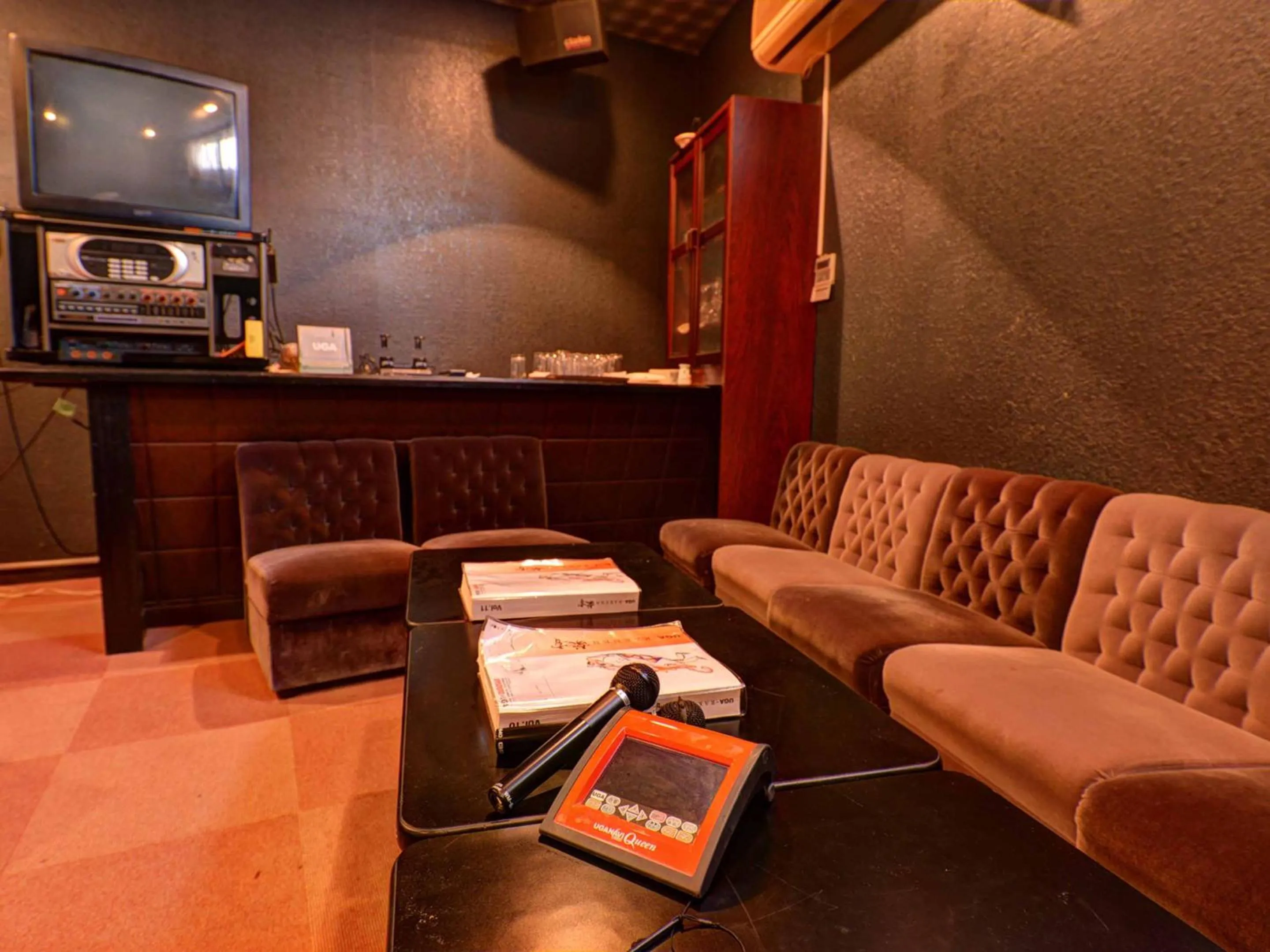 Karaoke in Takumi Kanko Hotel