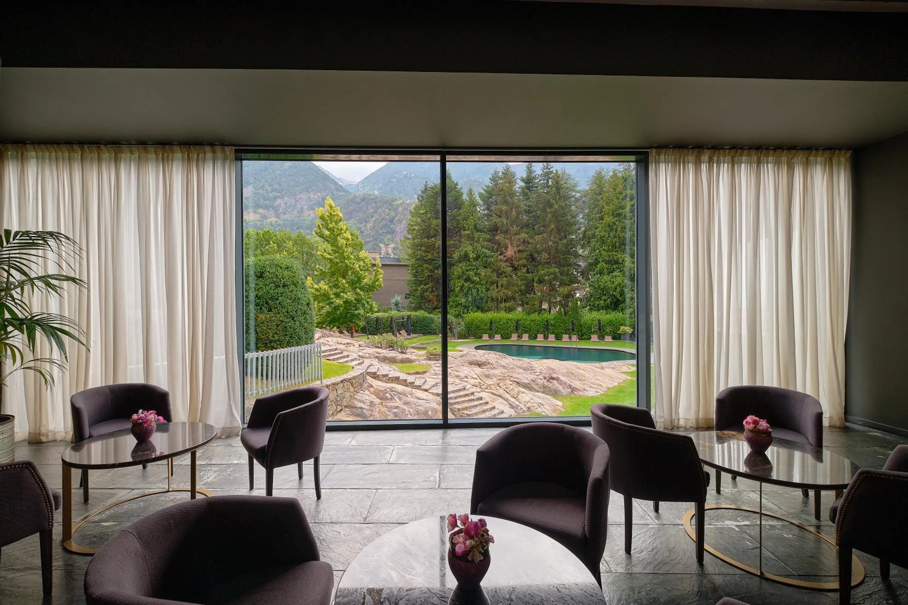 Seating area in Andorra Park Hotel