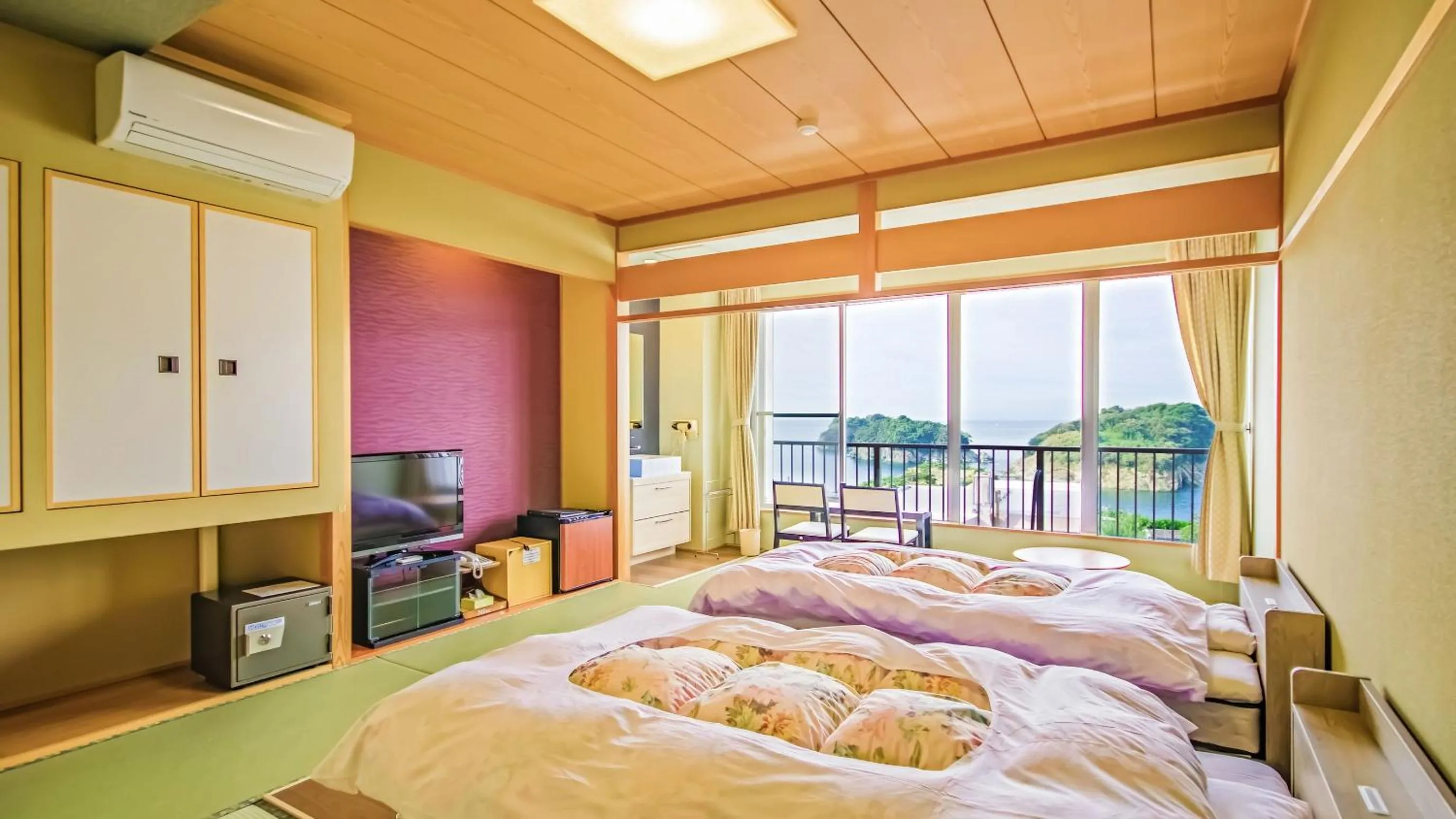 Sea view, Bed in Futagojimasou