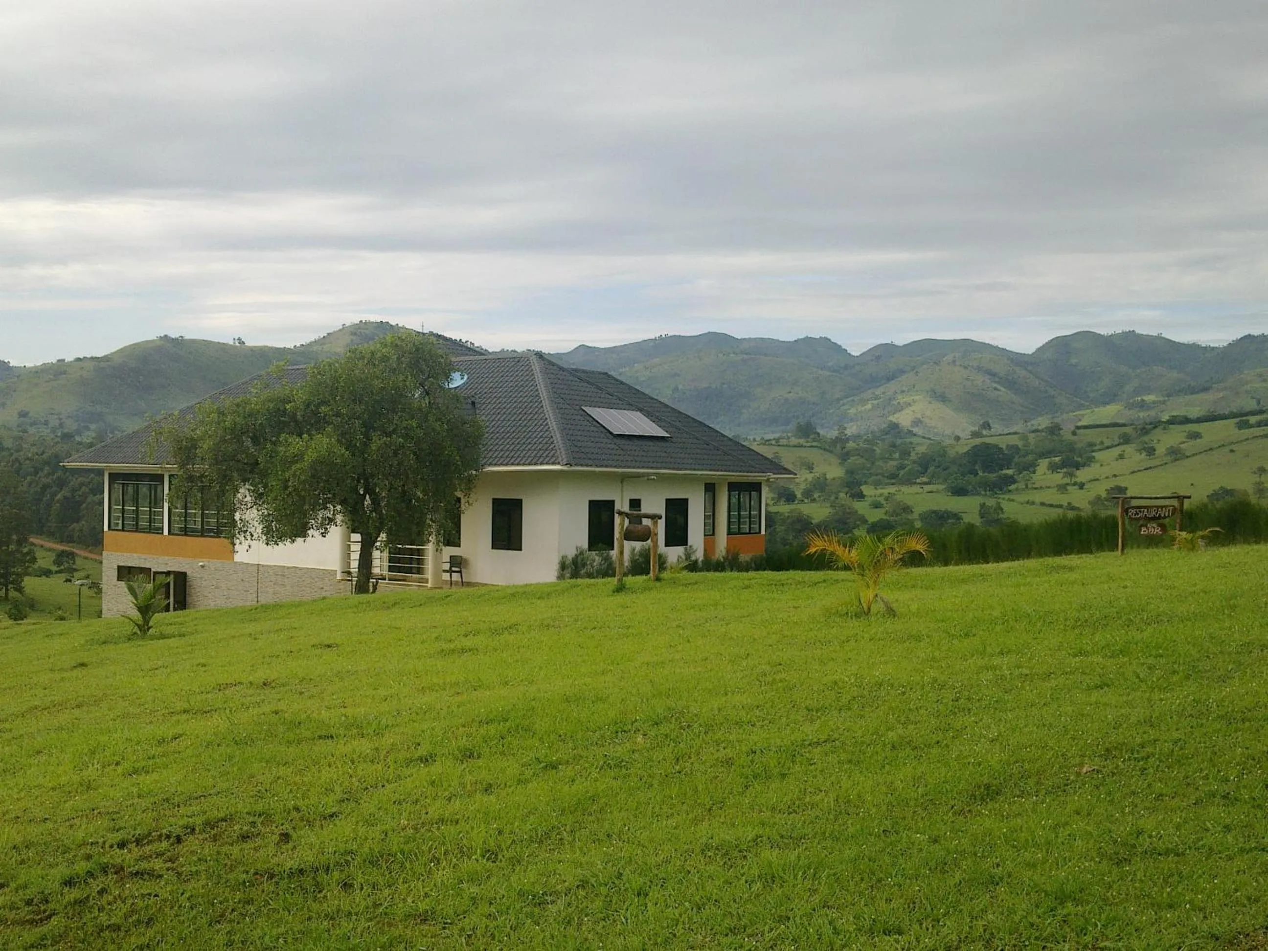 Garden in The Crested Crane Bwindi Hotel
