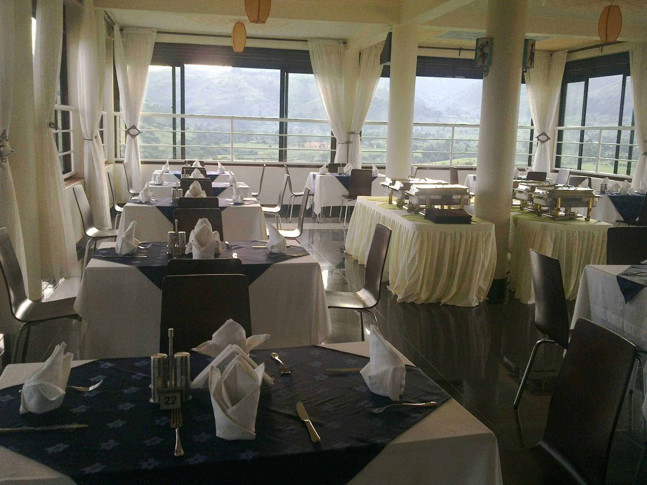 Restaurant/places to eat in The Crested Crane Bwindi Hotel