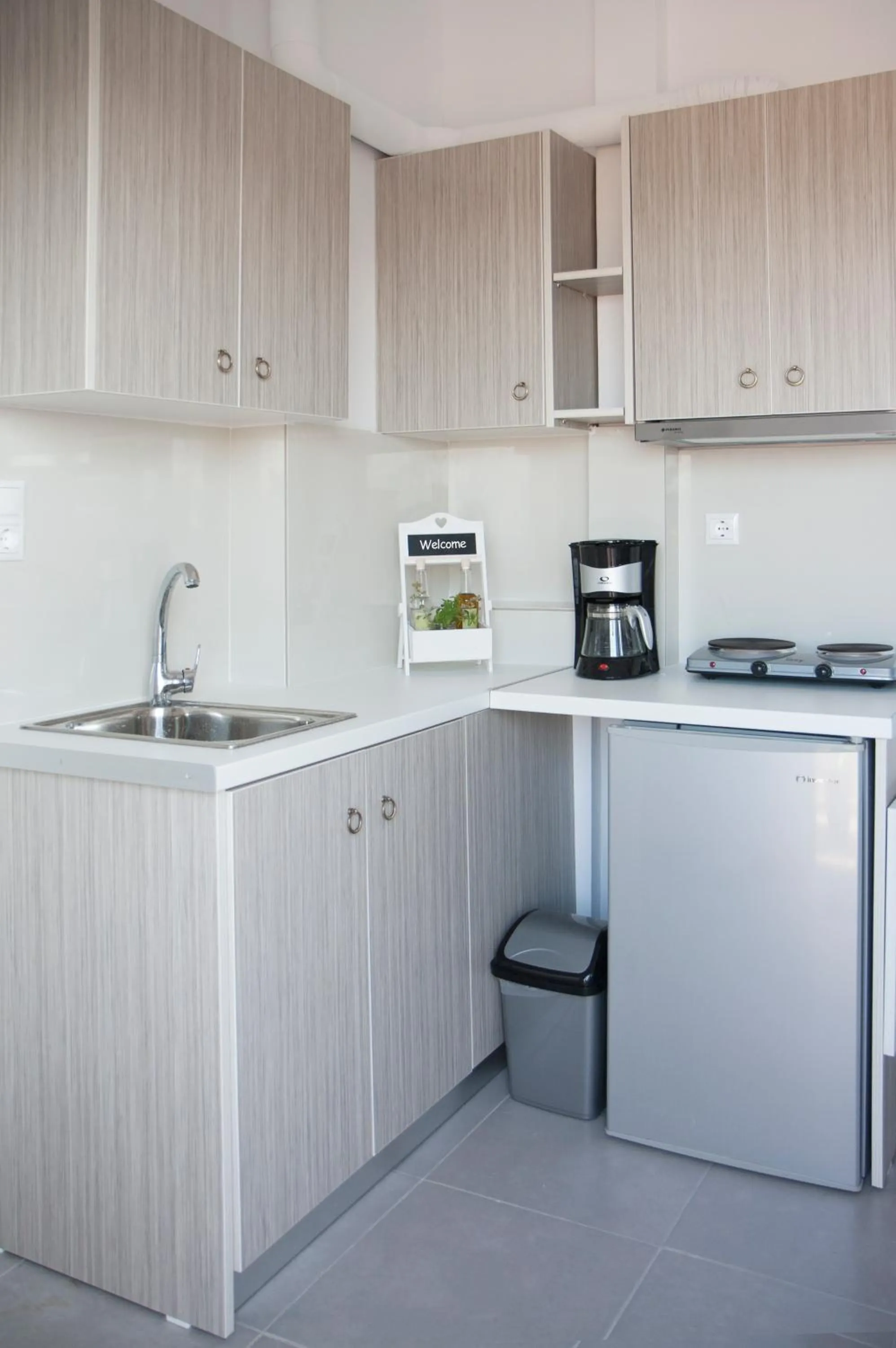 Kitchen or kitchenette in Axos Apartments