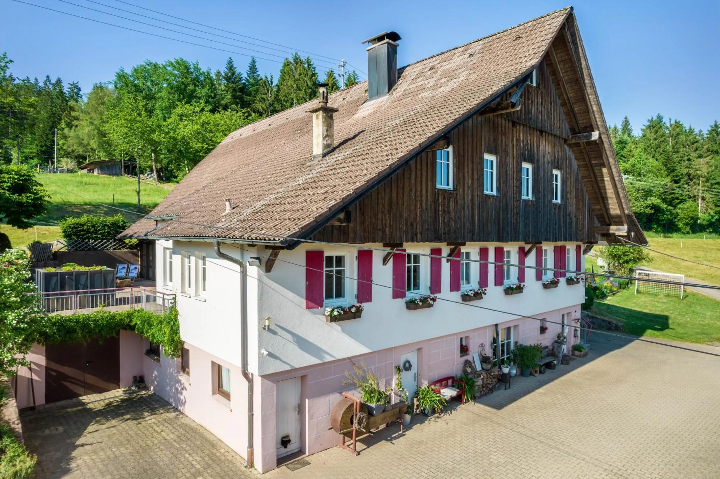 Two-Bedroom Deluxe Apartment with Garden View in Klausenhansenhof