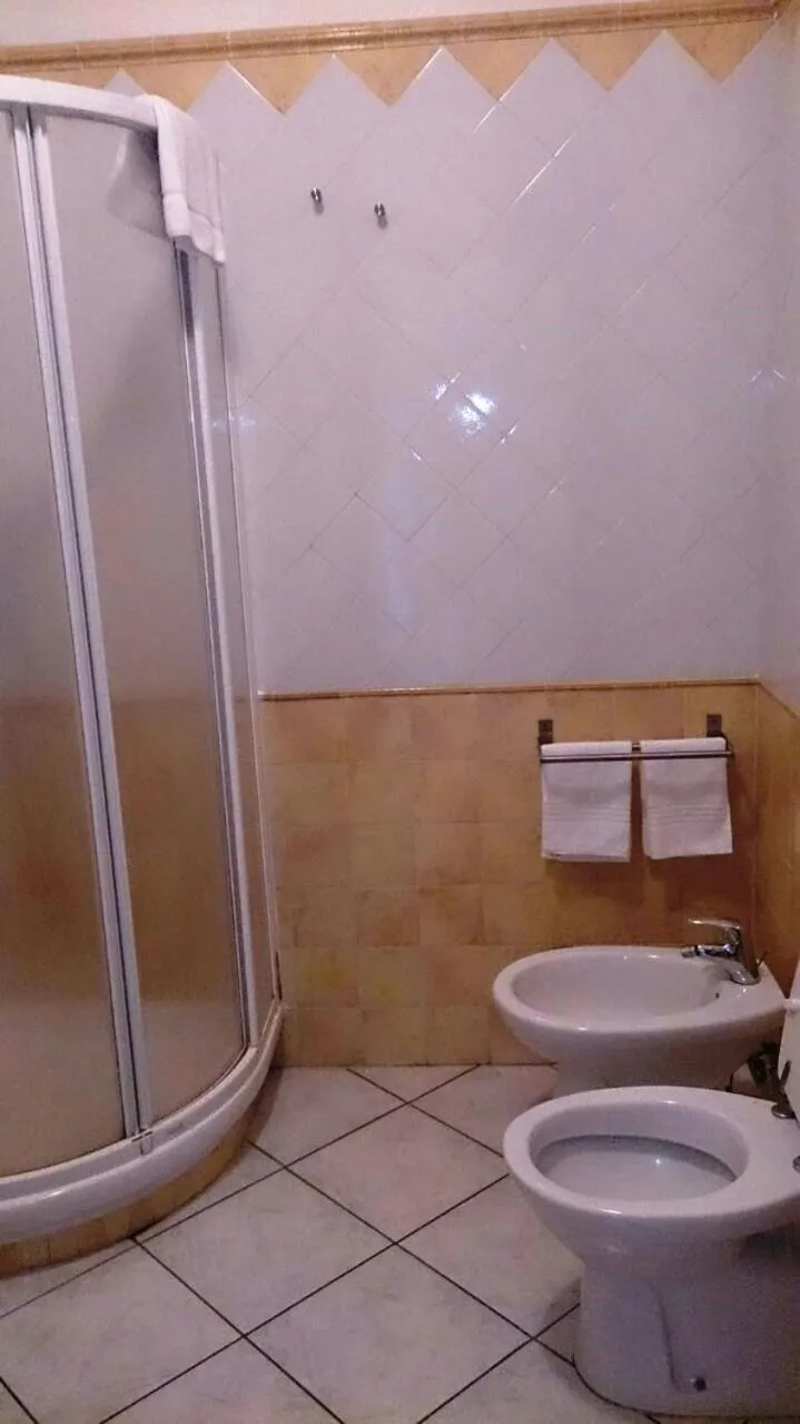 Bathroom in Albergo Rispescia