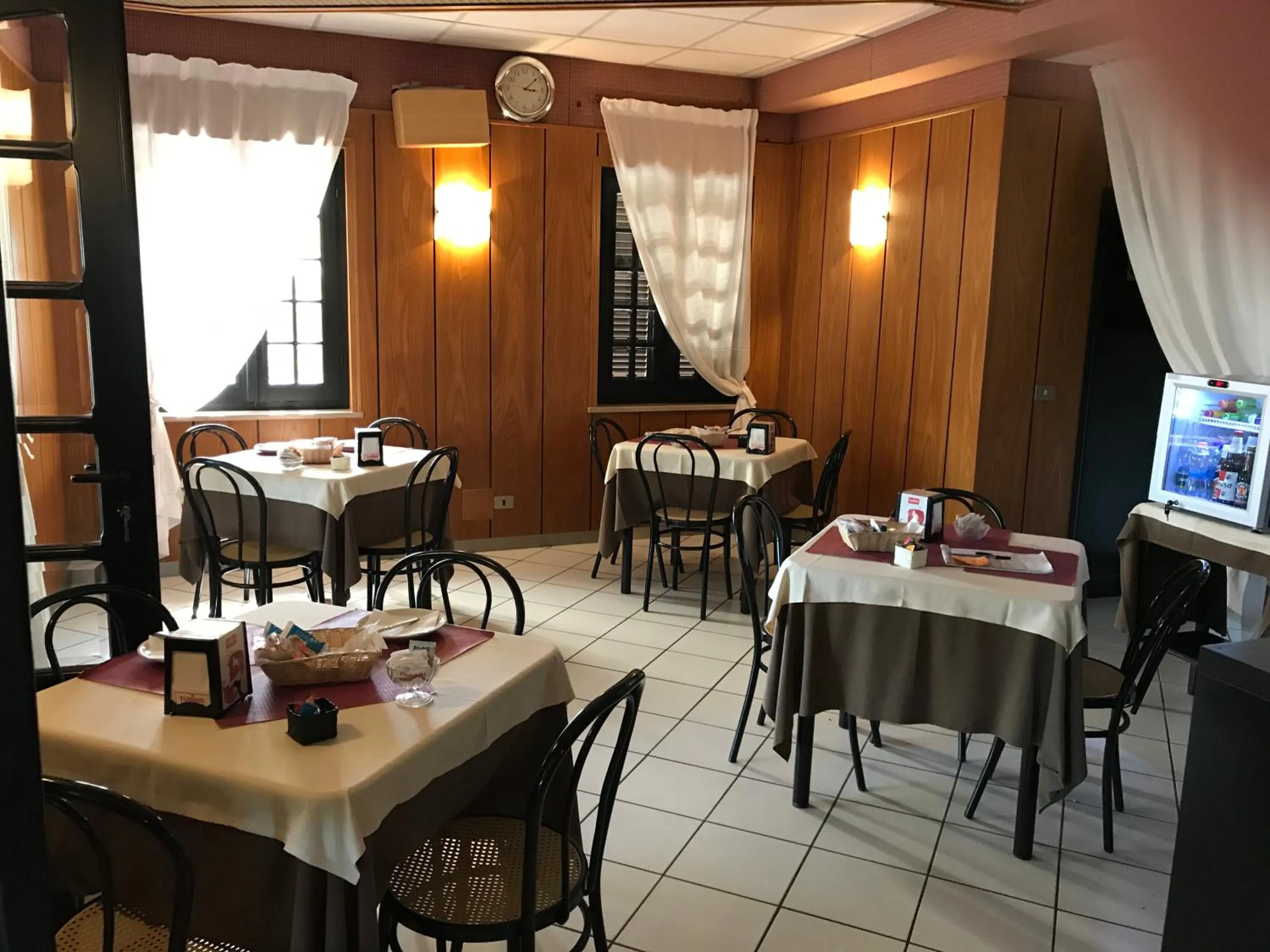 Restaurant/Places to Eat in Albergo Rispescia