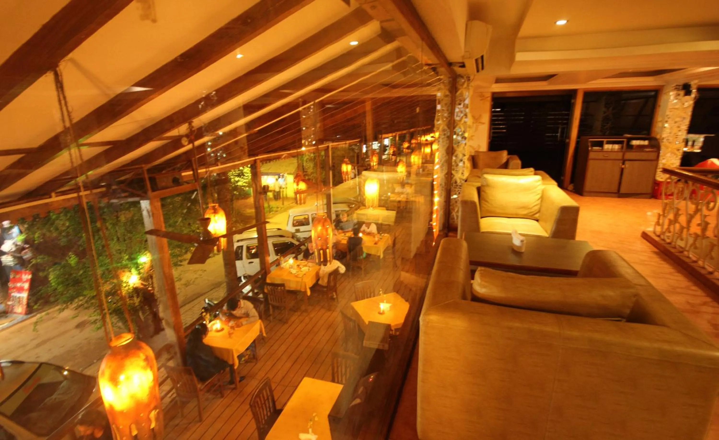 Restaurant/places to eat in De Baga Deck Comforts