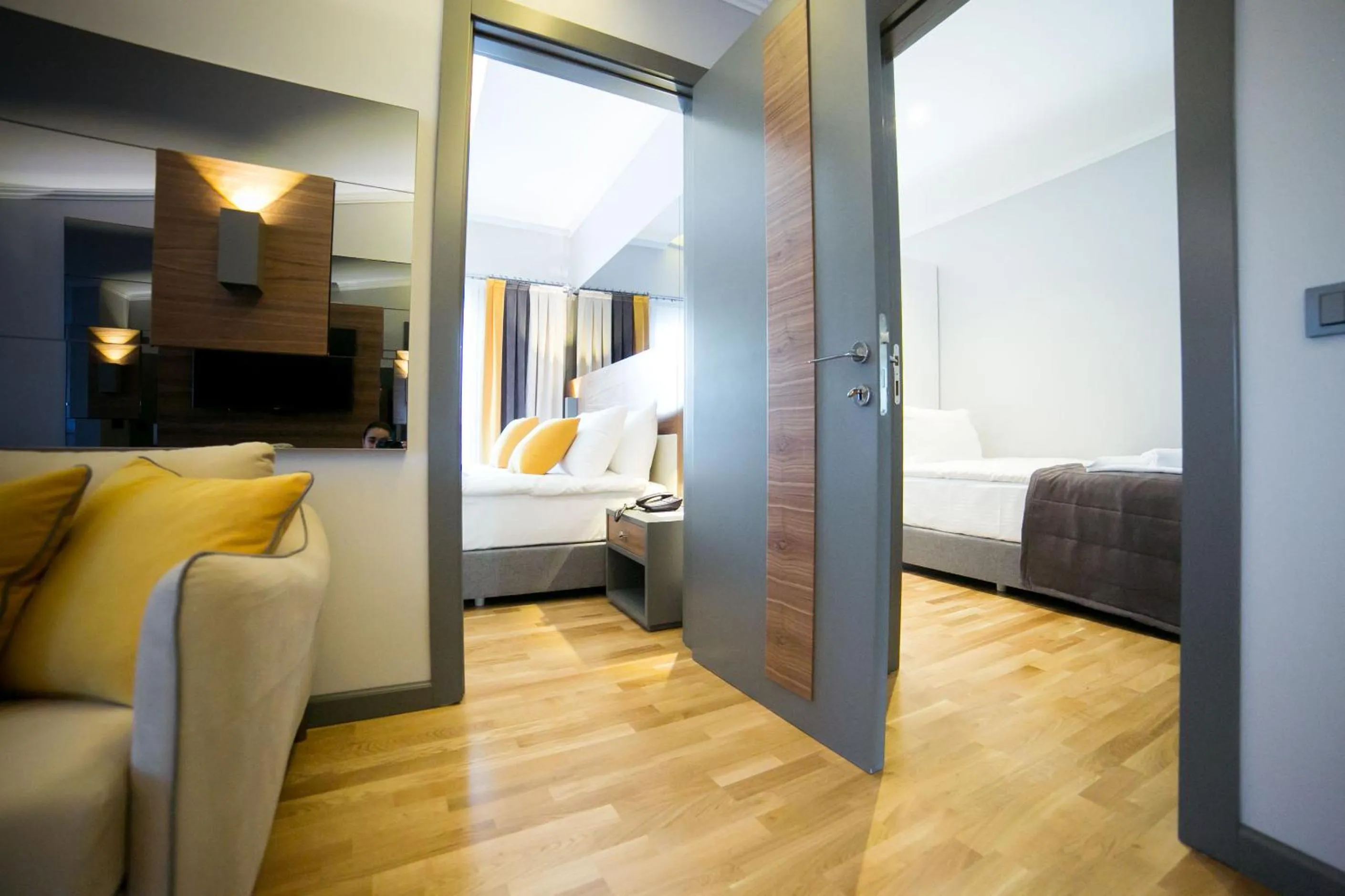 Decorative detail in Ankacity Suit Flat