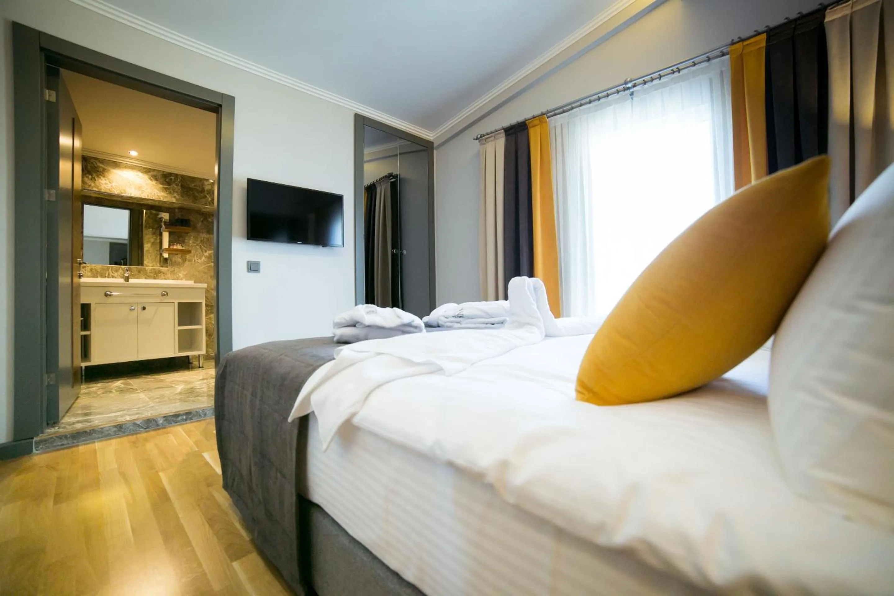 Bed in Ankacity Suit Flat