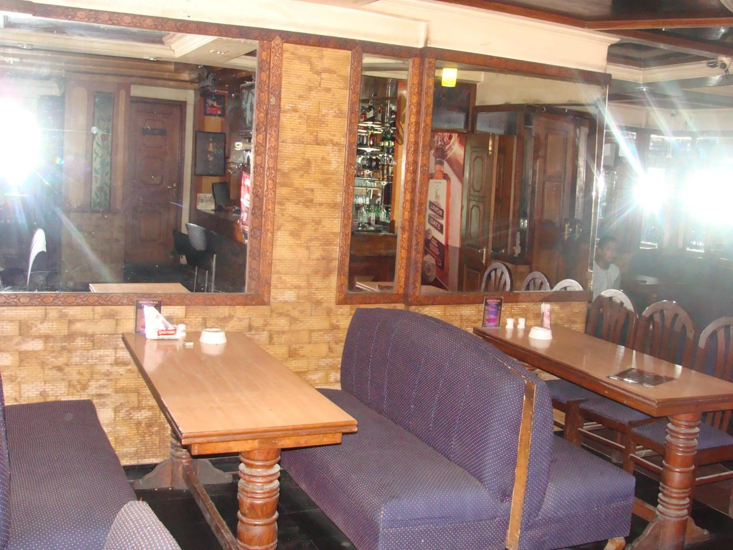 Restaurant/places to eat in Hotel Abhinandan Grand