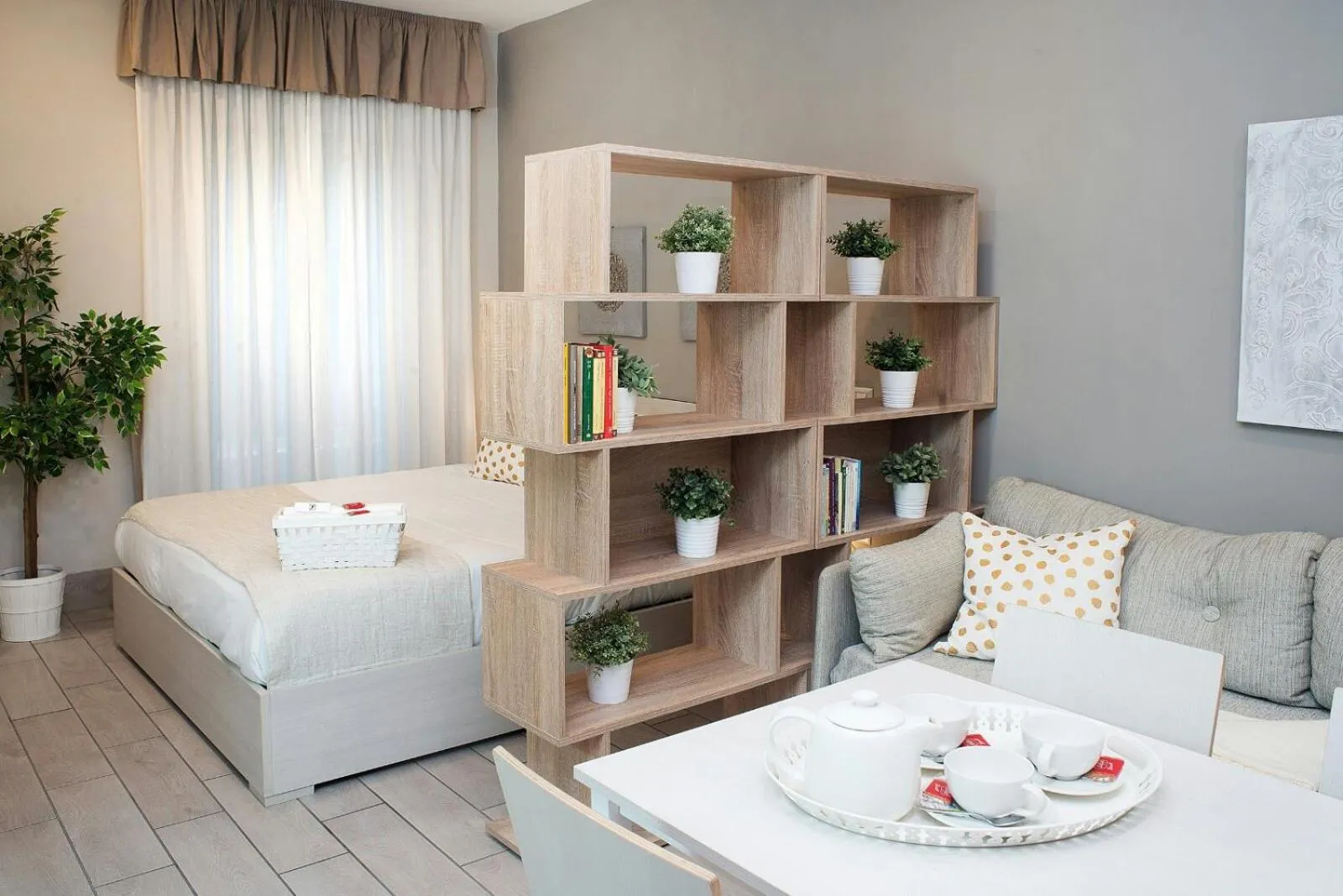 Photo of the whole room, Bed in Residenza Flegrea