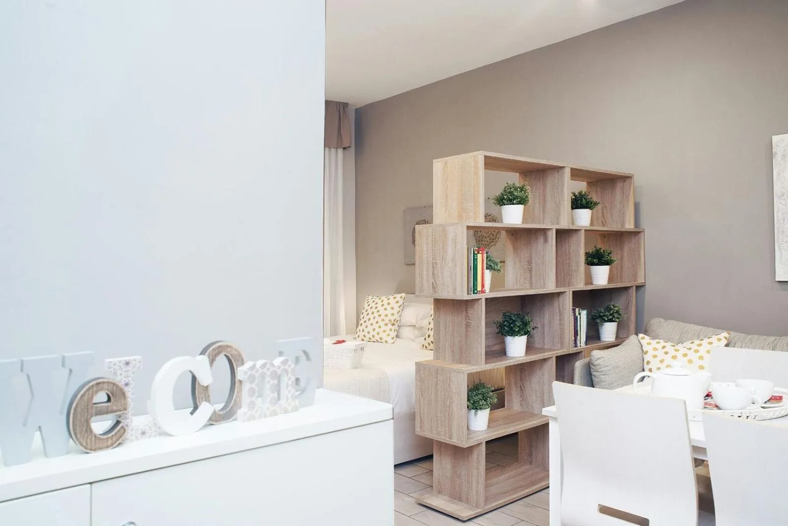 Photo of the whole room in Residenza Flegrea