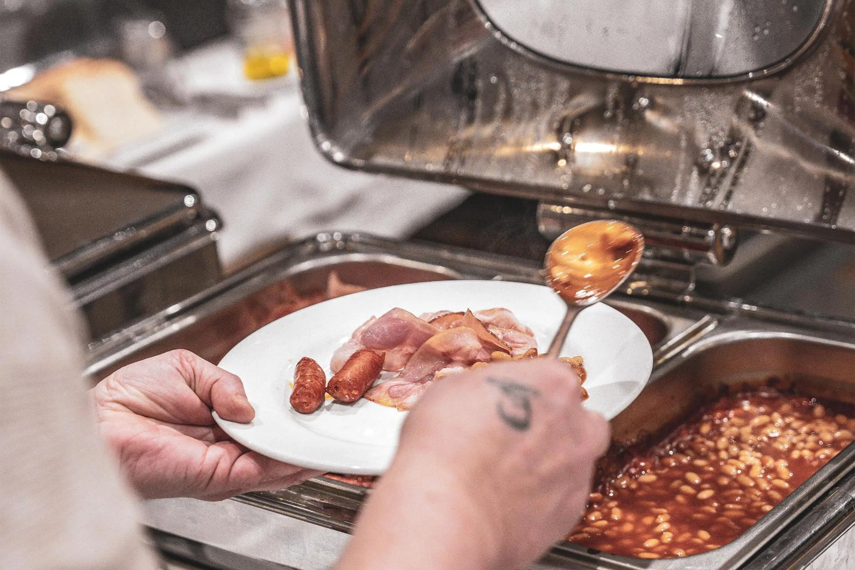 Buffet breakfast in Apartaments Shusski by Nexta