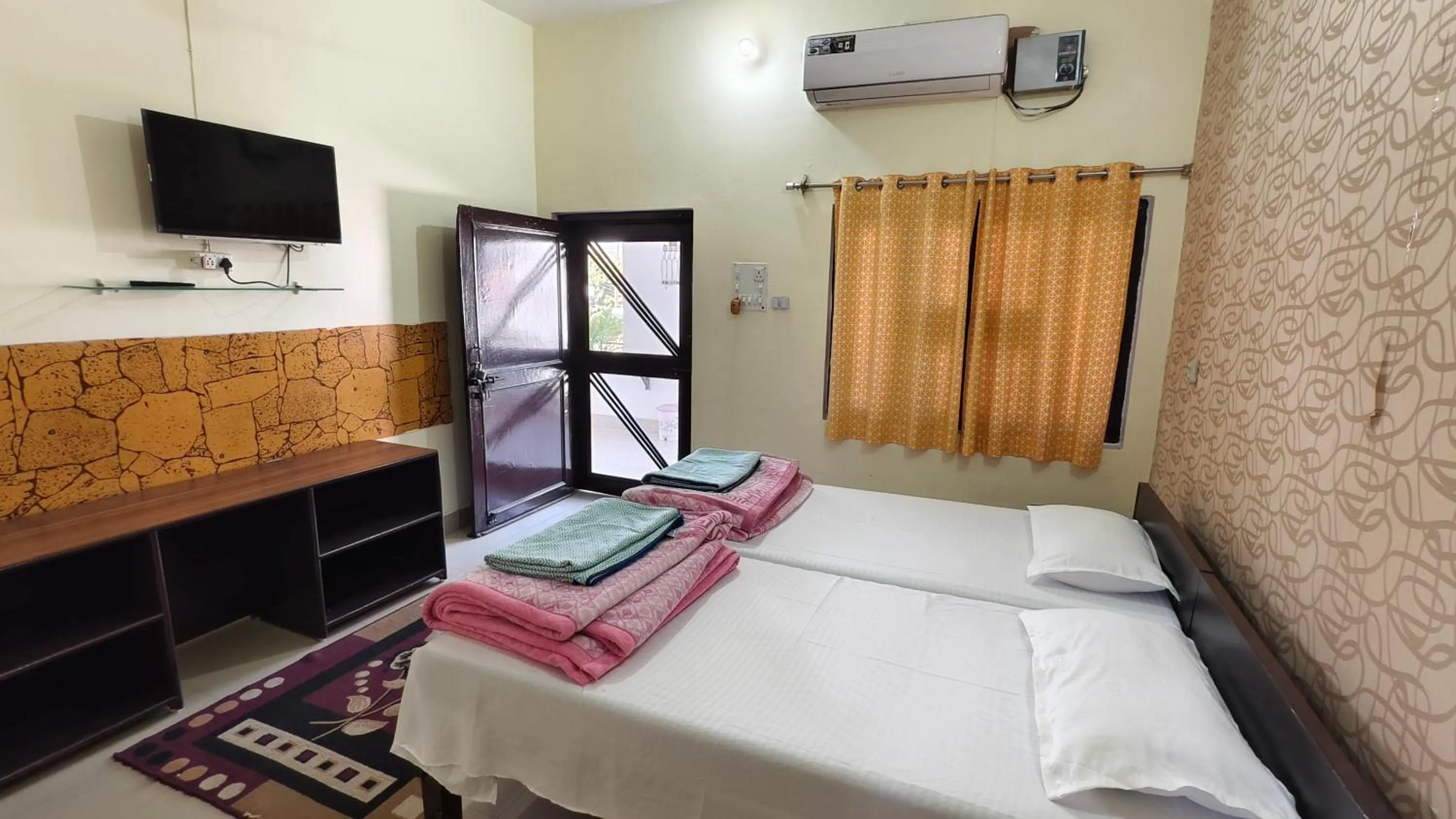 Bed in Iora Guest House