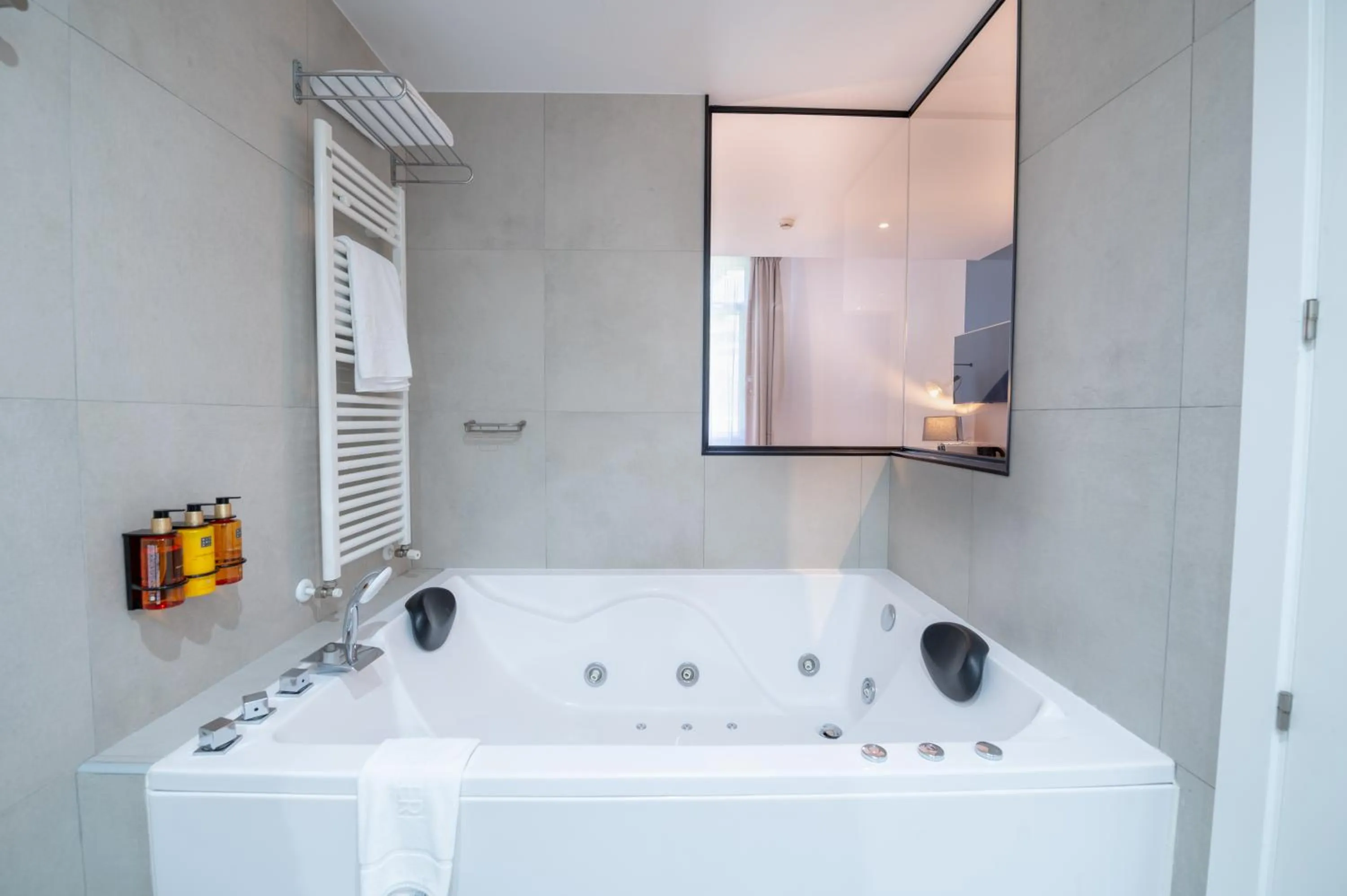 Hot Tub in Hotel Roc Meler