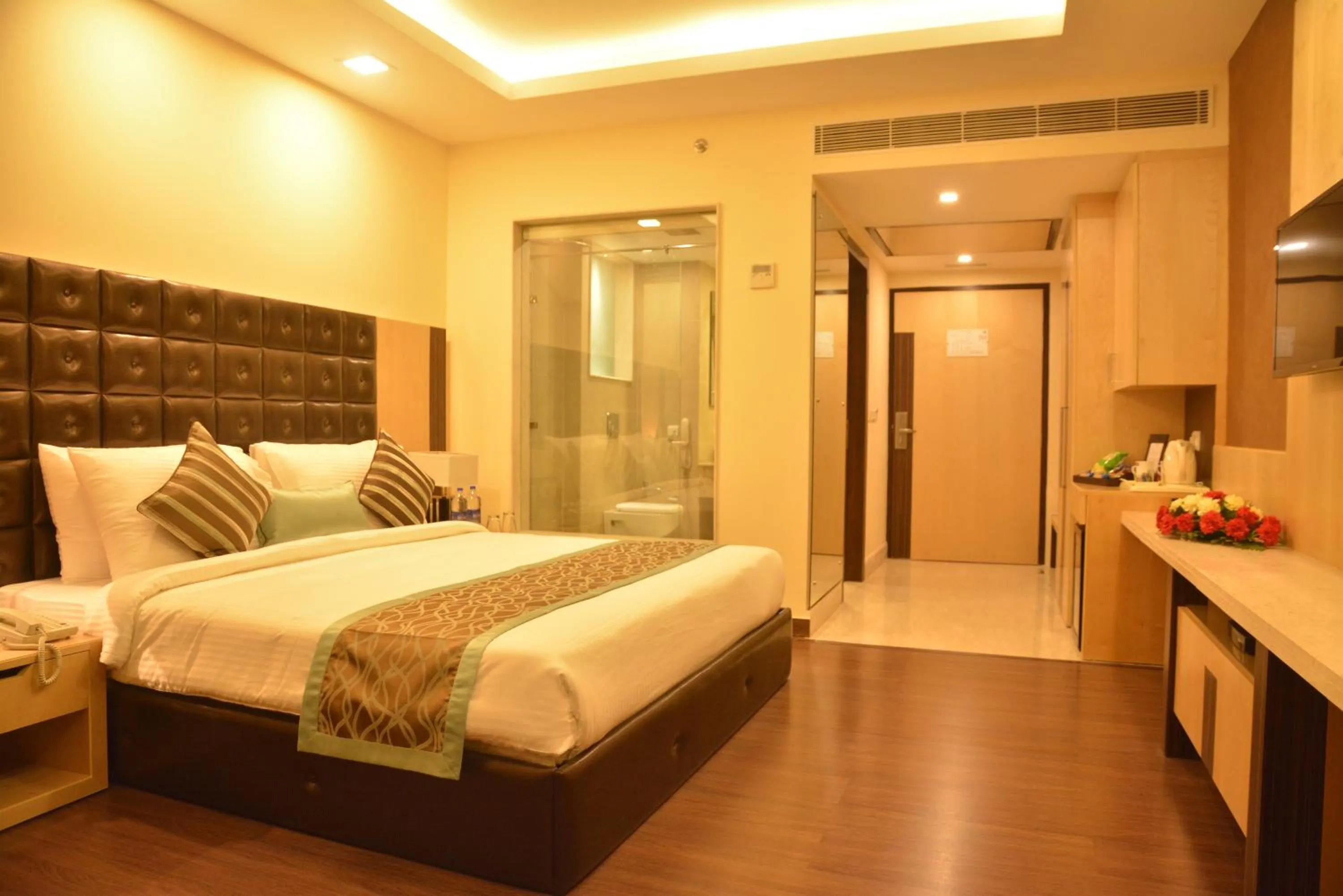 Bedroom, Bed in Grand Plaza Lords Inn Jammu
