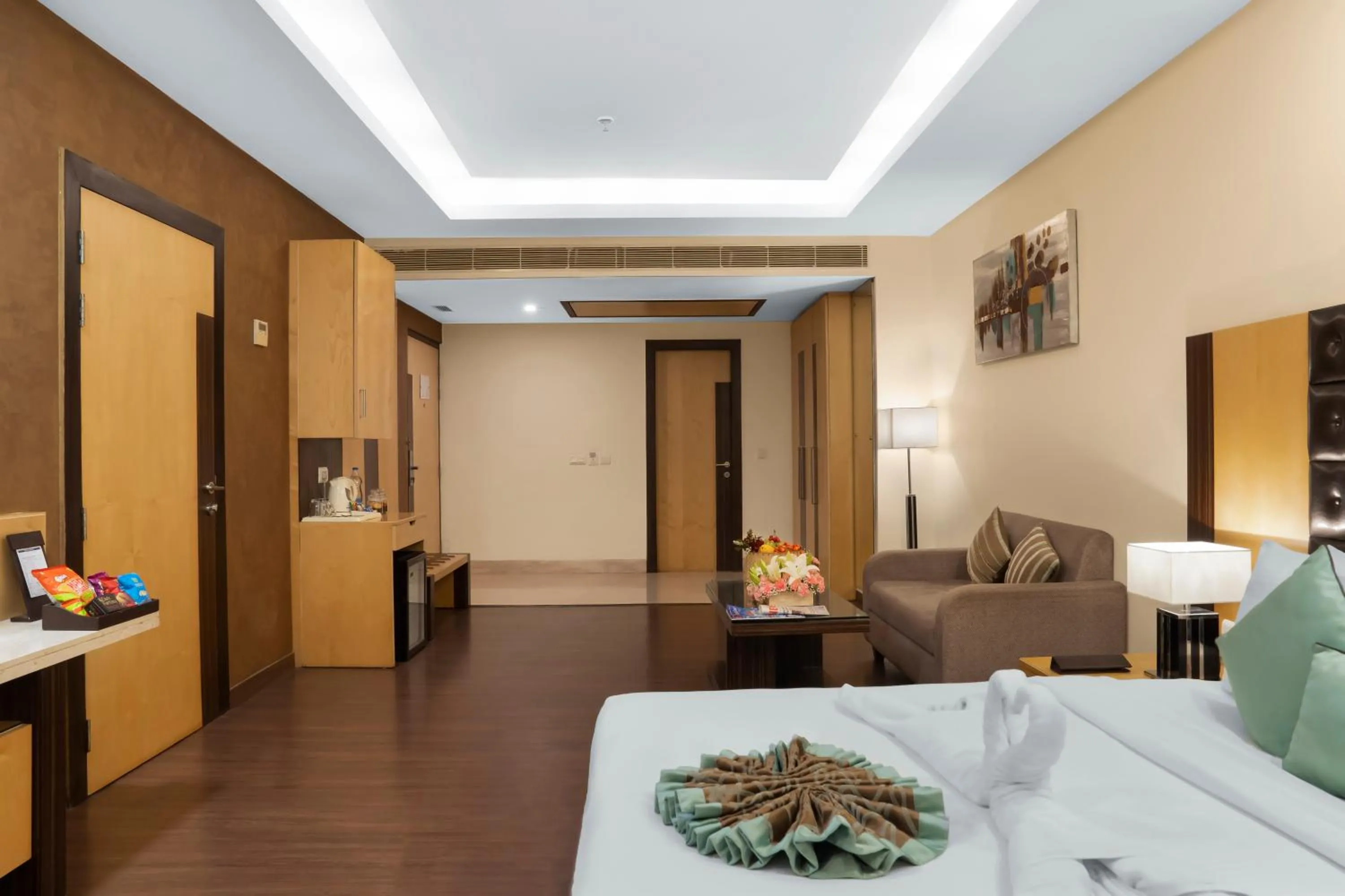 Bedroom, Bed in Grand Plaza Lords Inn Jammu