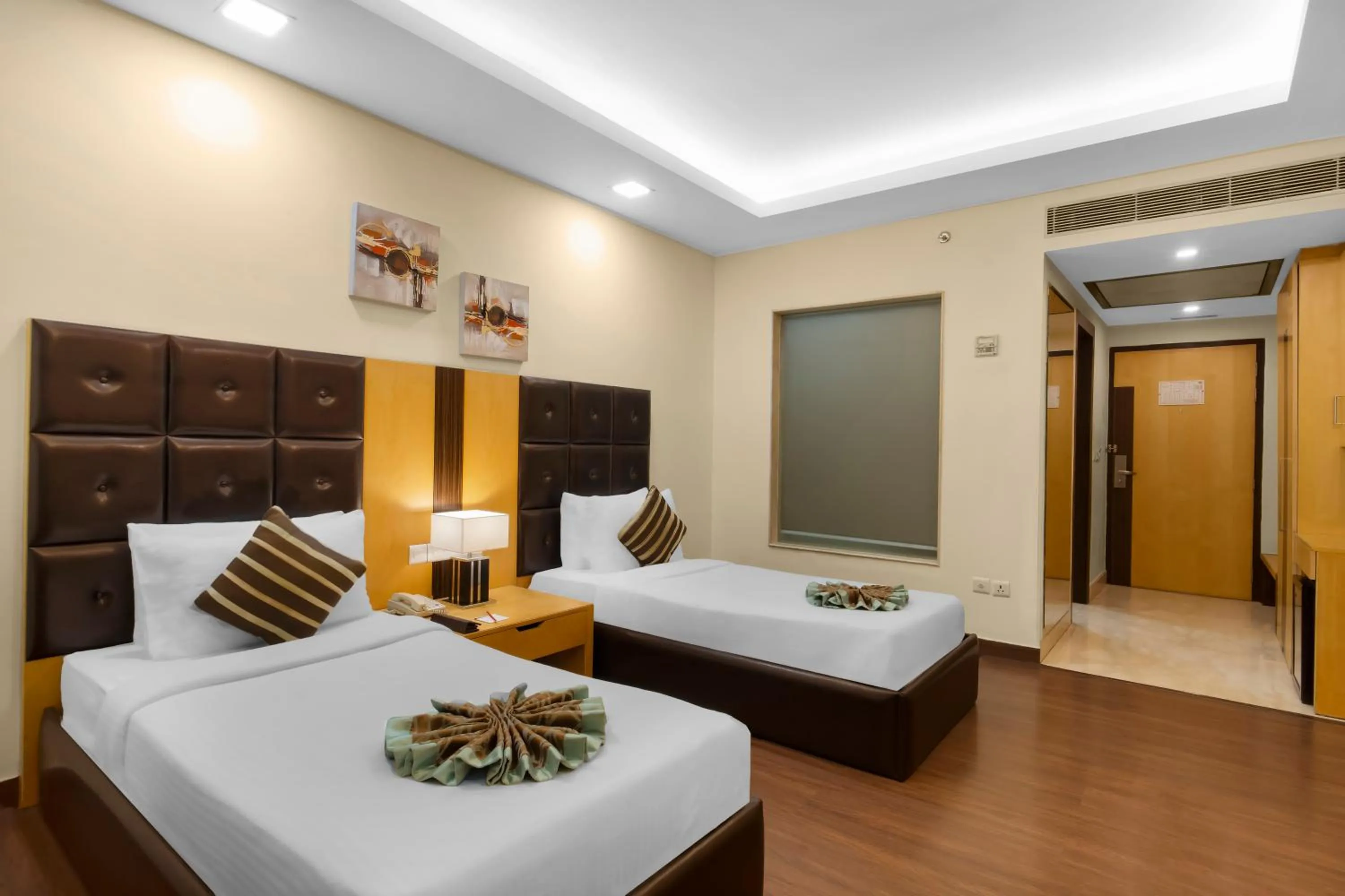 Bedroom, Bed in Grand Plaza Lords Inn Jammu