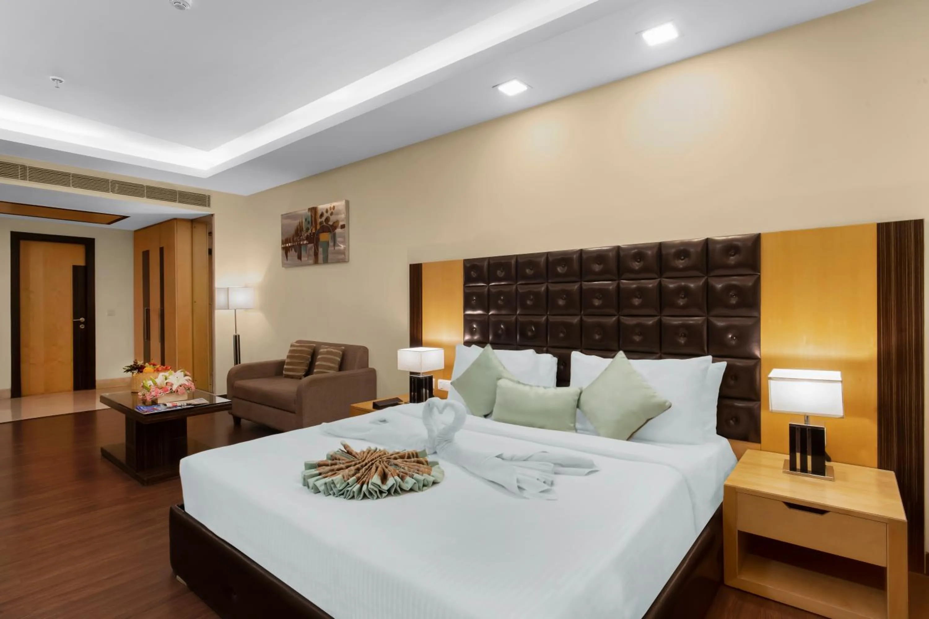 Bedroom, Bed in Grand Plaza Lords Inn Jammu