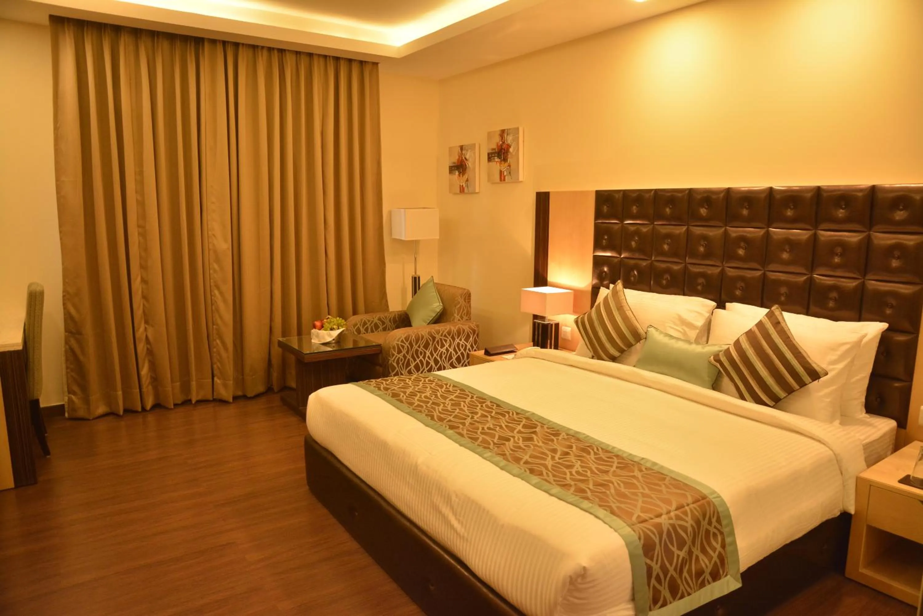 Bedroom, Bed in Grand Plaza Lords Inn Jammu